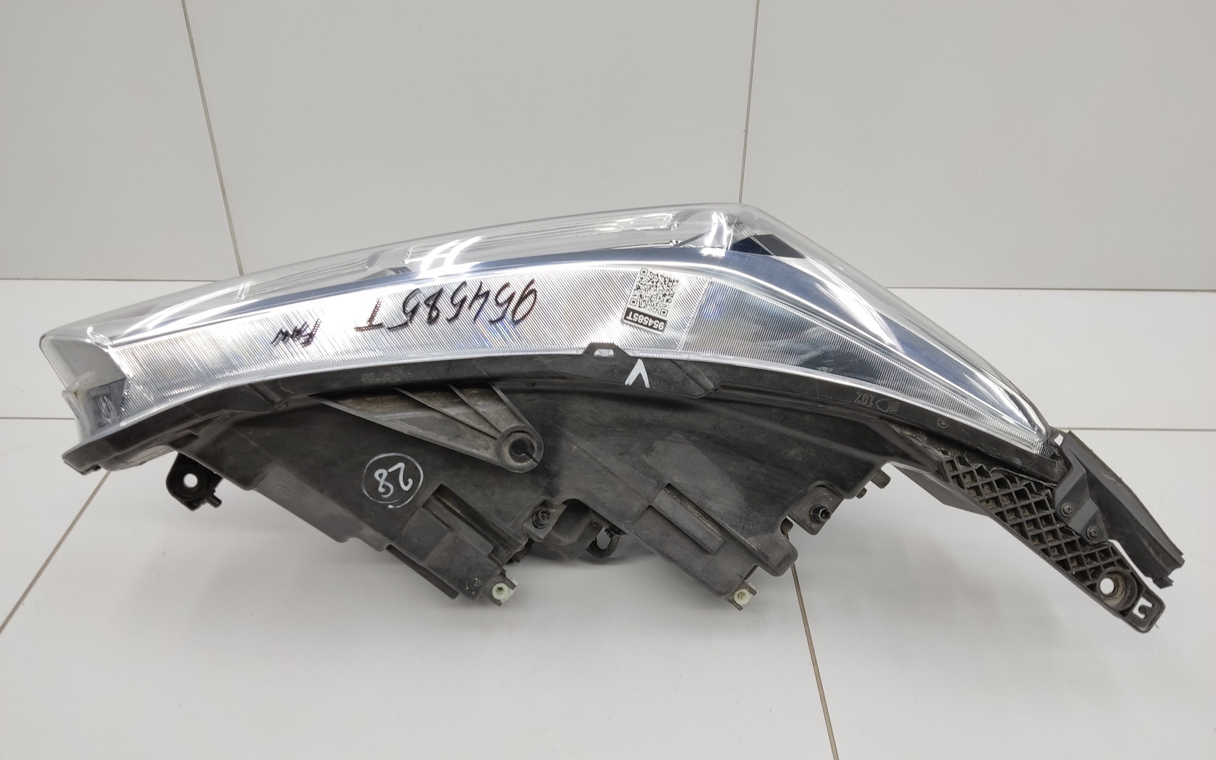 Фара передняя правая Faw Bestune T77 LED