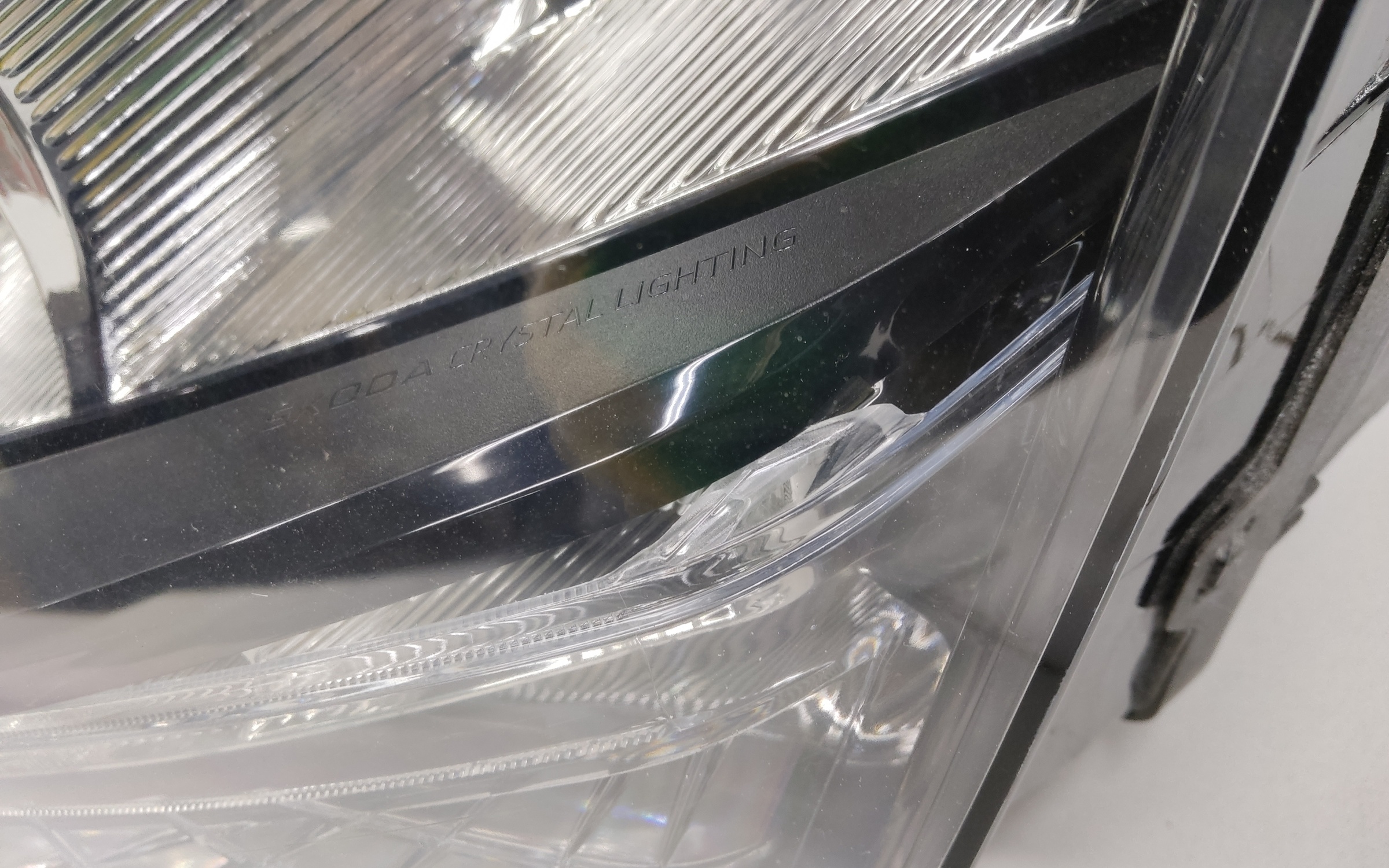 Фара передняя левая Skoda Rapid 2 LED