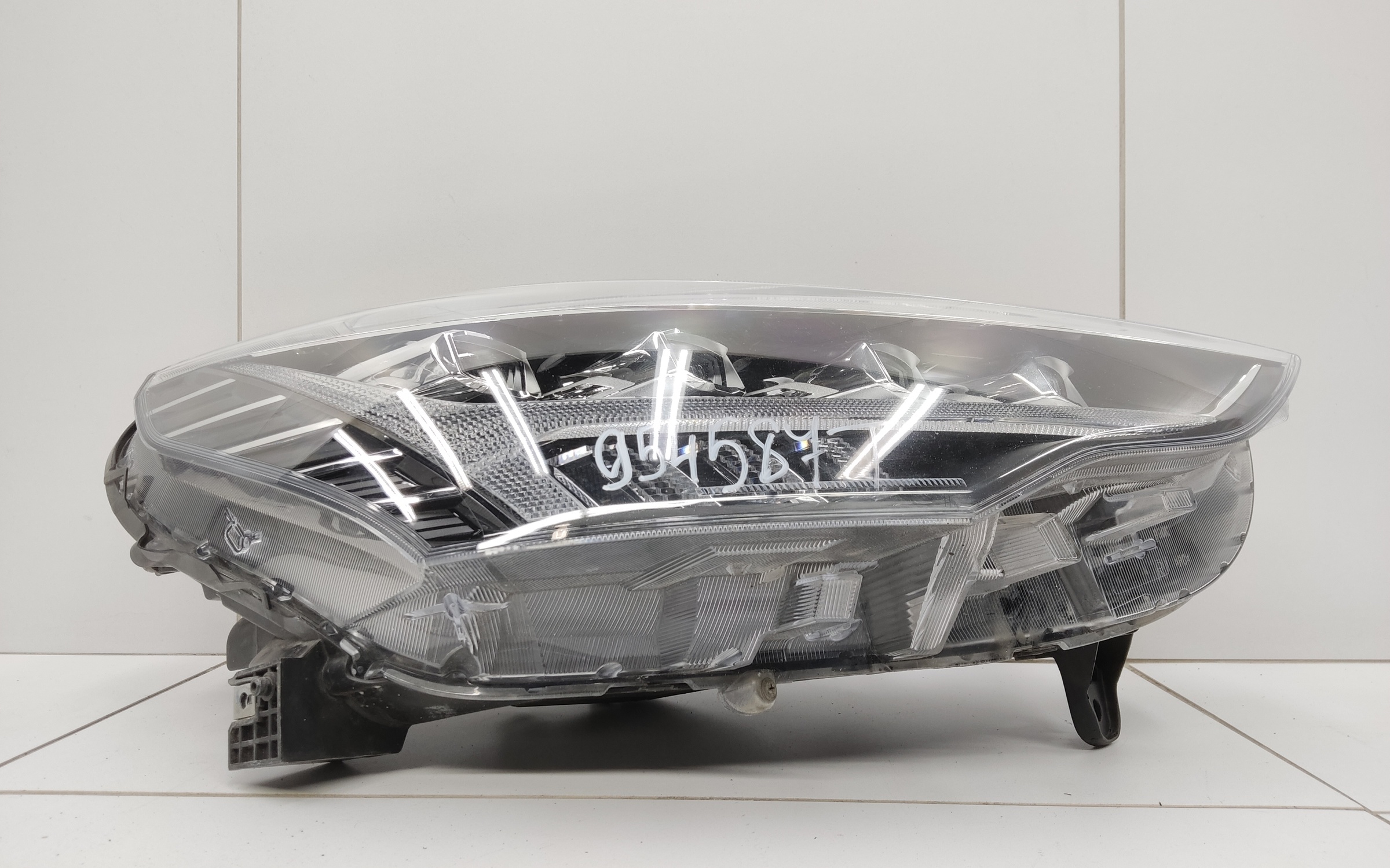 Фара передняя правая Haval Jolion LED