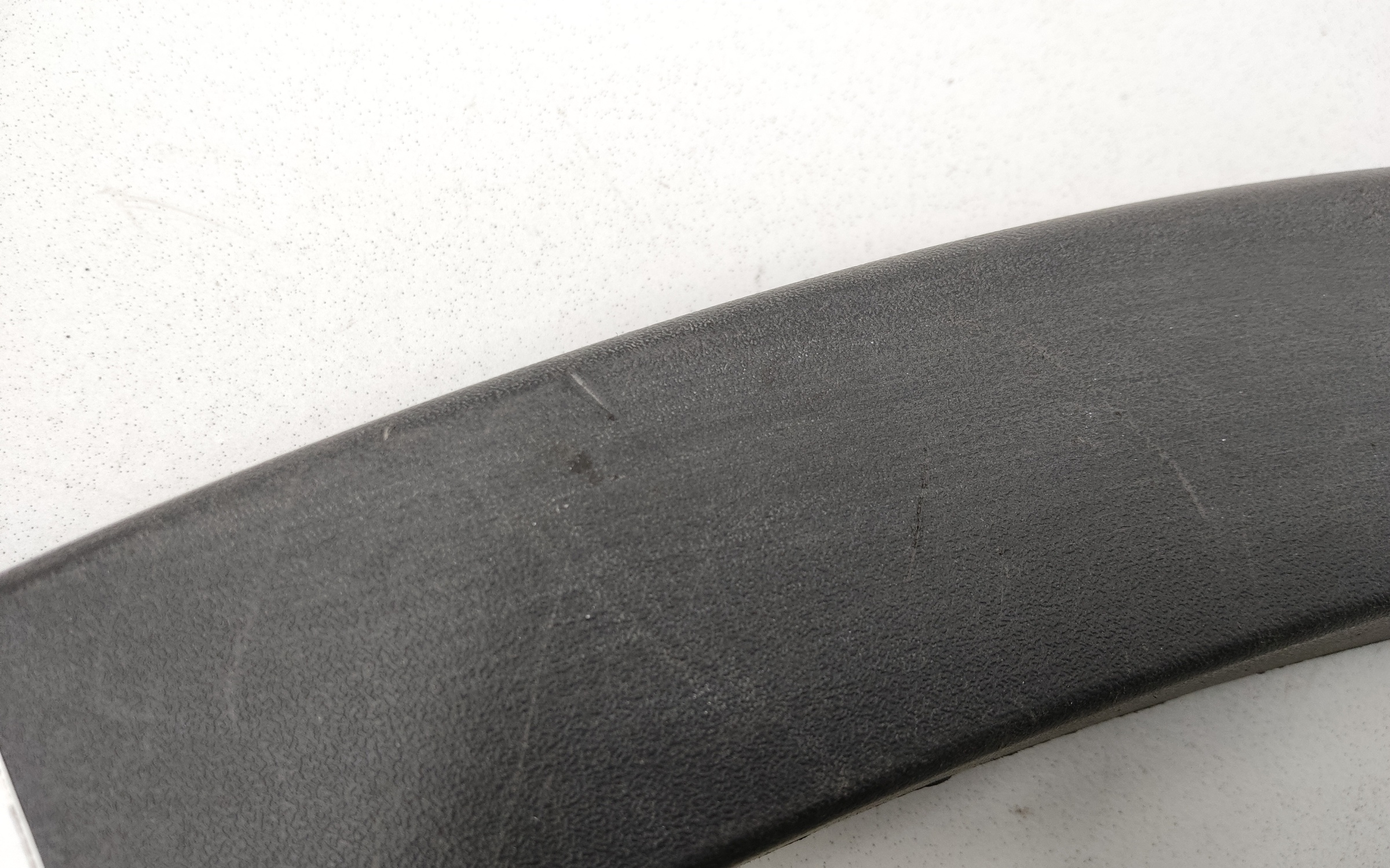 Накладка крыла заднего левого Geely Atlas