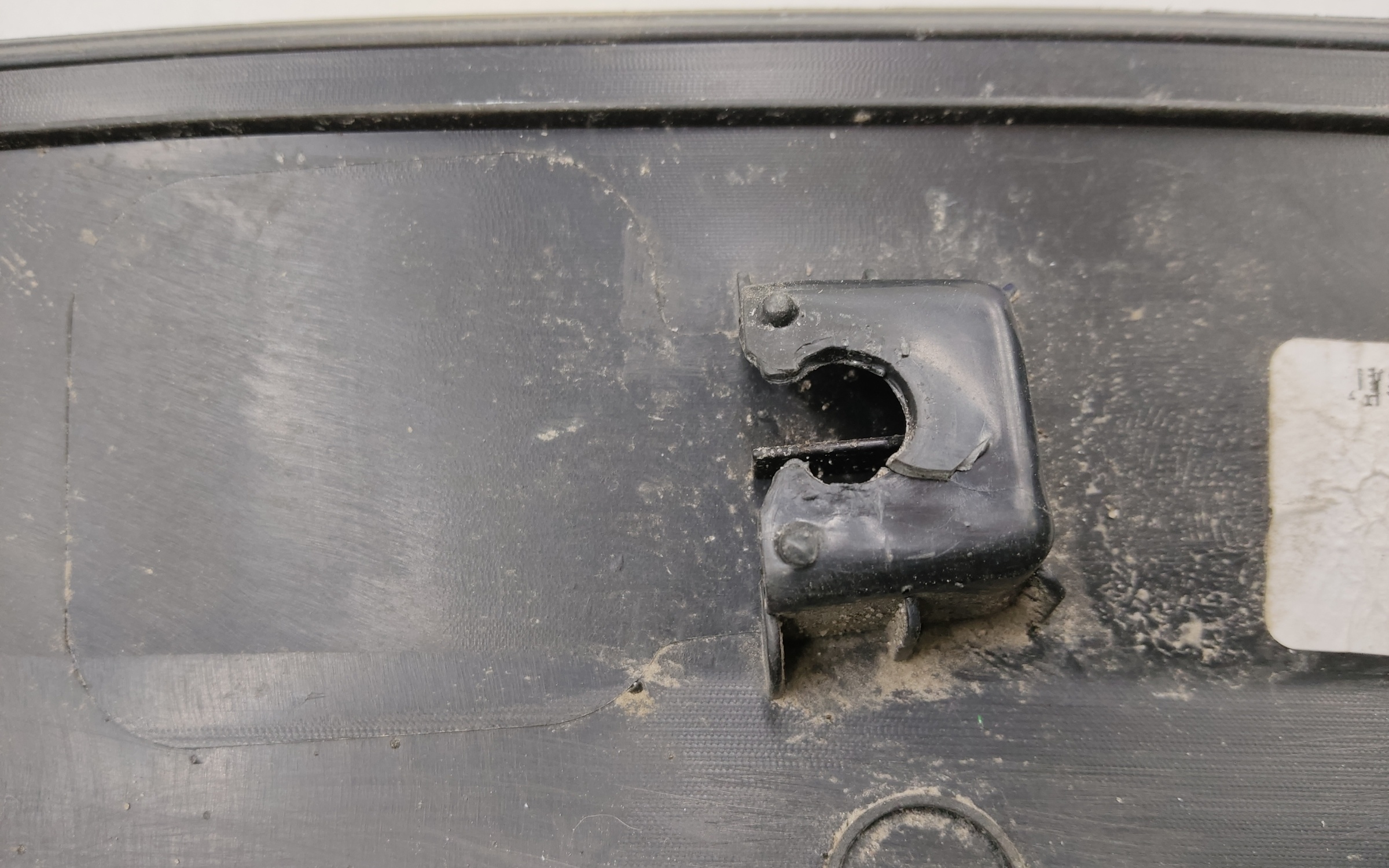 Накладка крыла заднего левого Geely Monjaro