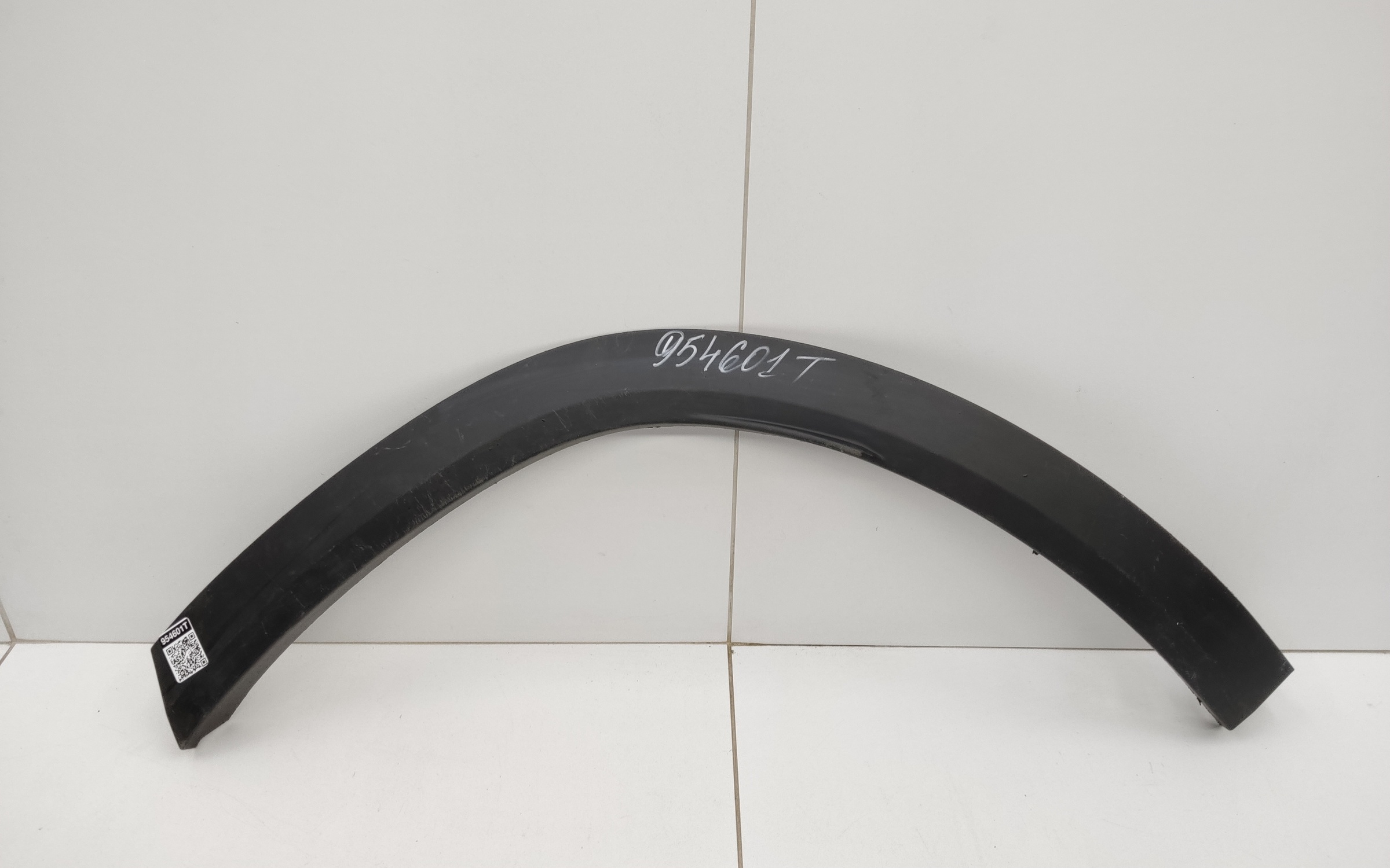 Накладка крыла заднего левого Geely Monjaro