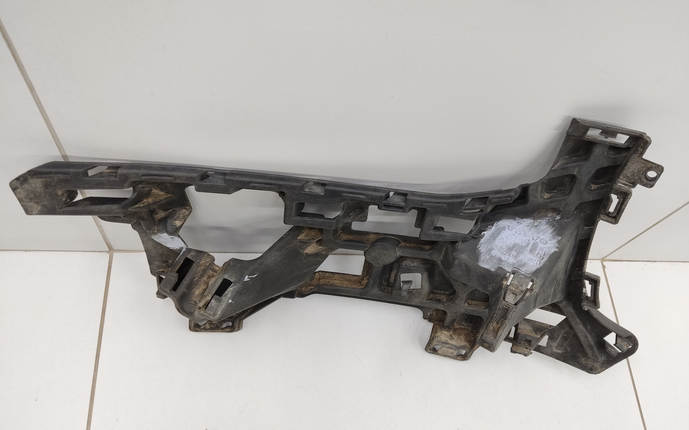 Кронштейн переднего бампера левый Volvo XC90 2