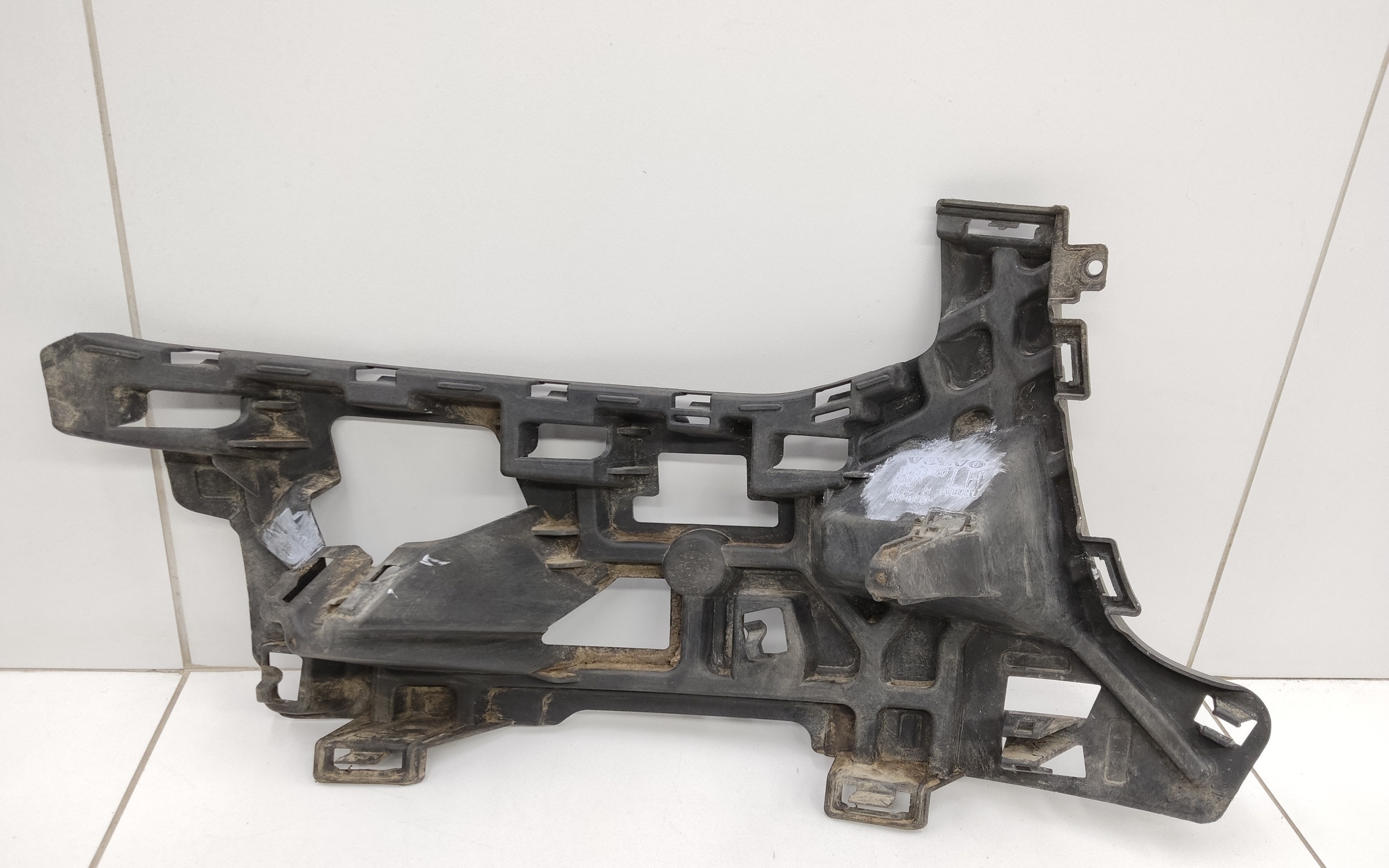 Кронштейн переднего бампера левый Volvo XC90 2