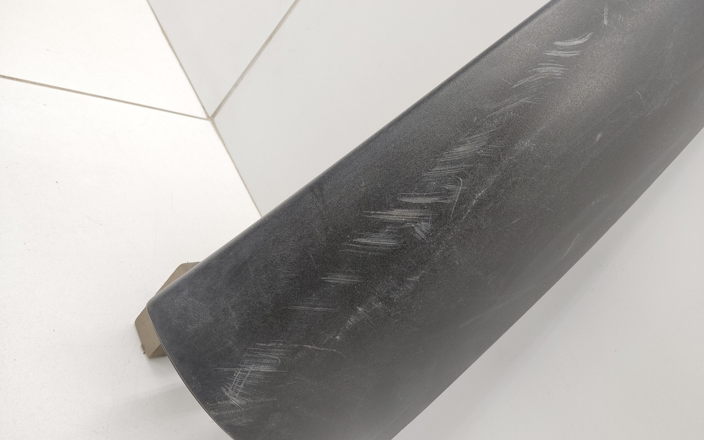 Накладка стойки кузова задней правой верхняя Lada Largus