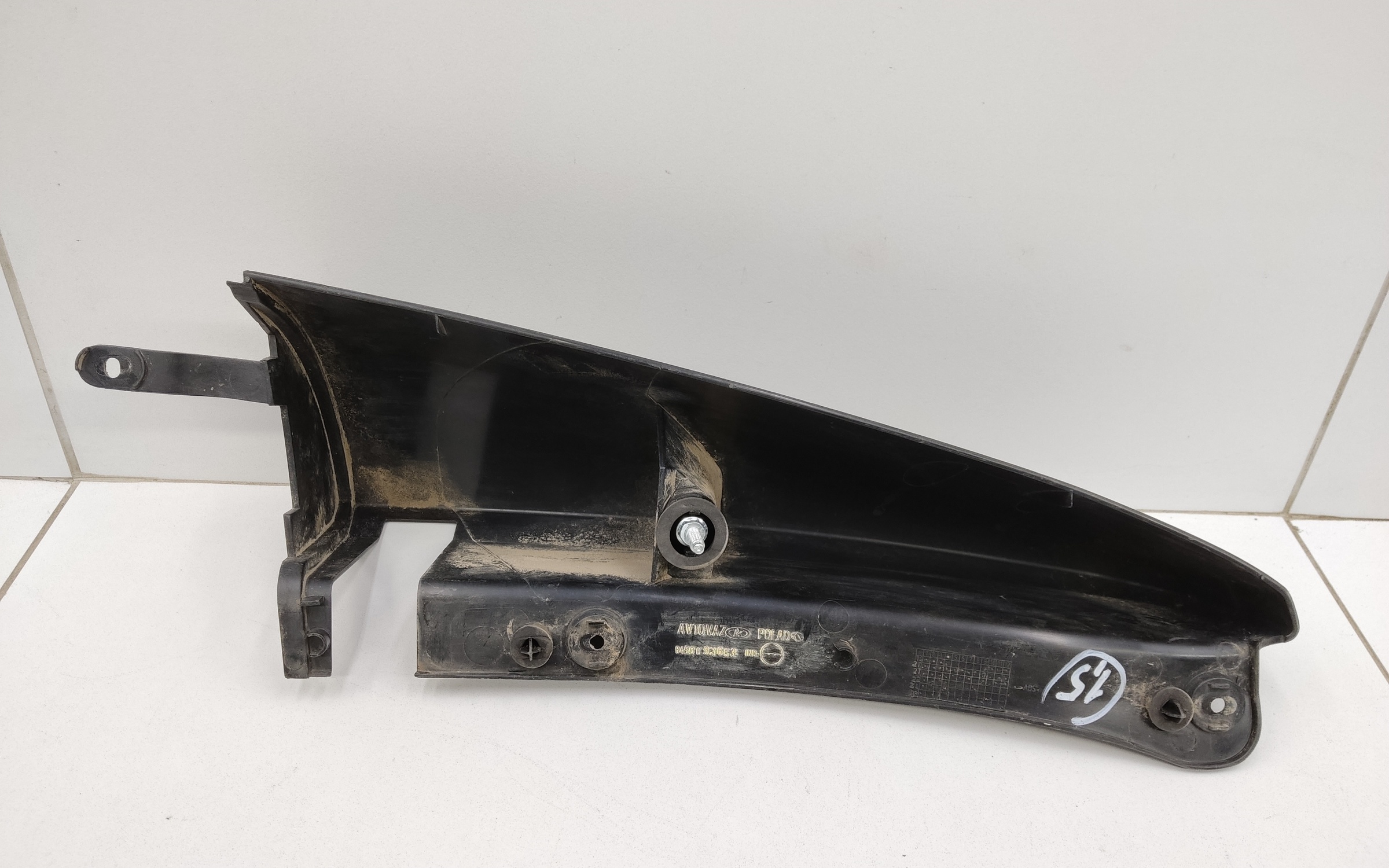 Накладка стойки кузова задней правой верхняя Lada Largus