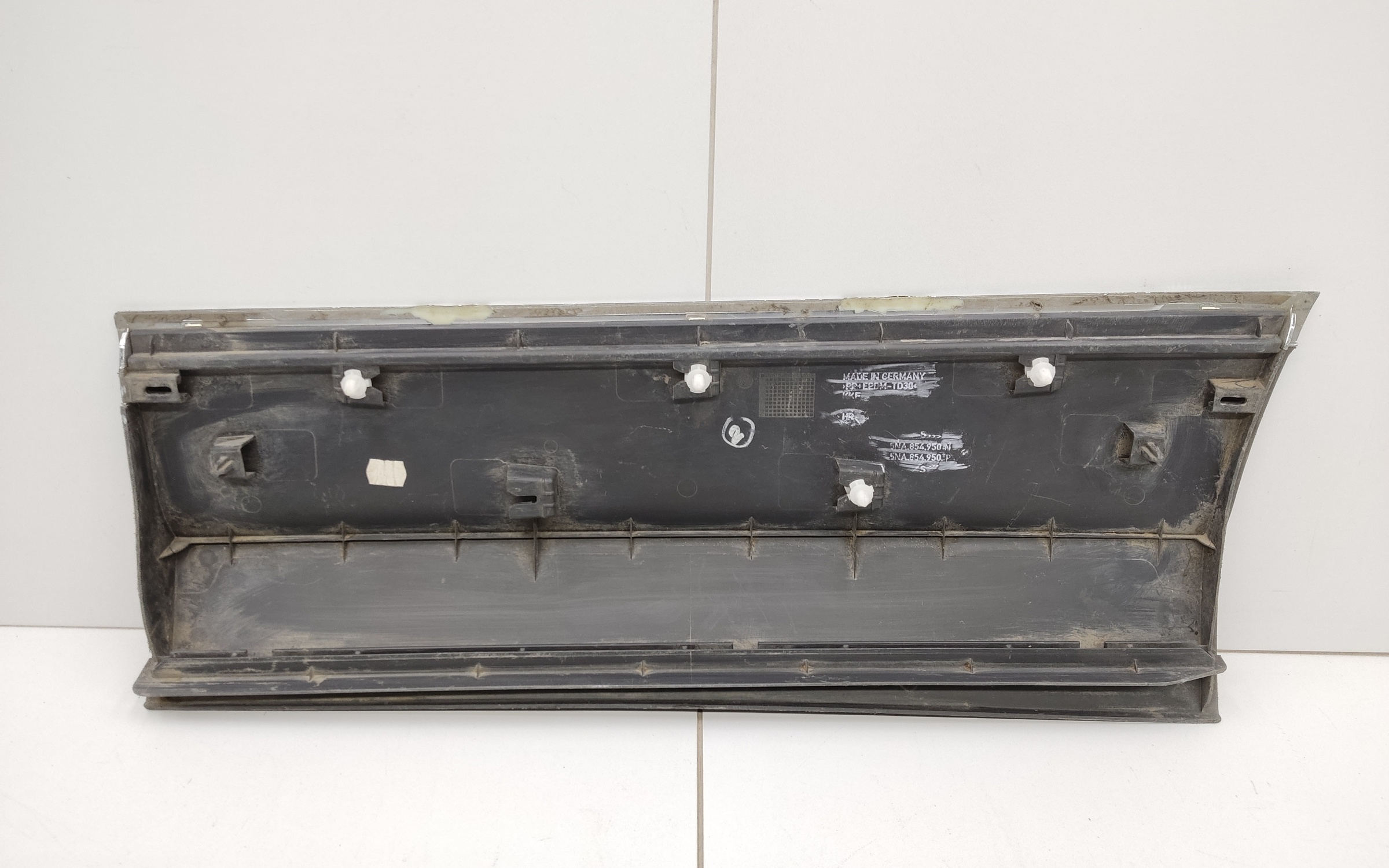 Накладка двери задней правой Volkswagen Tiguan 2