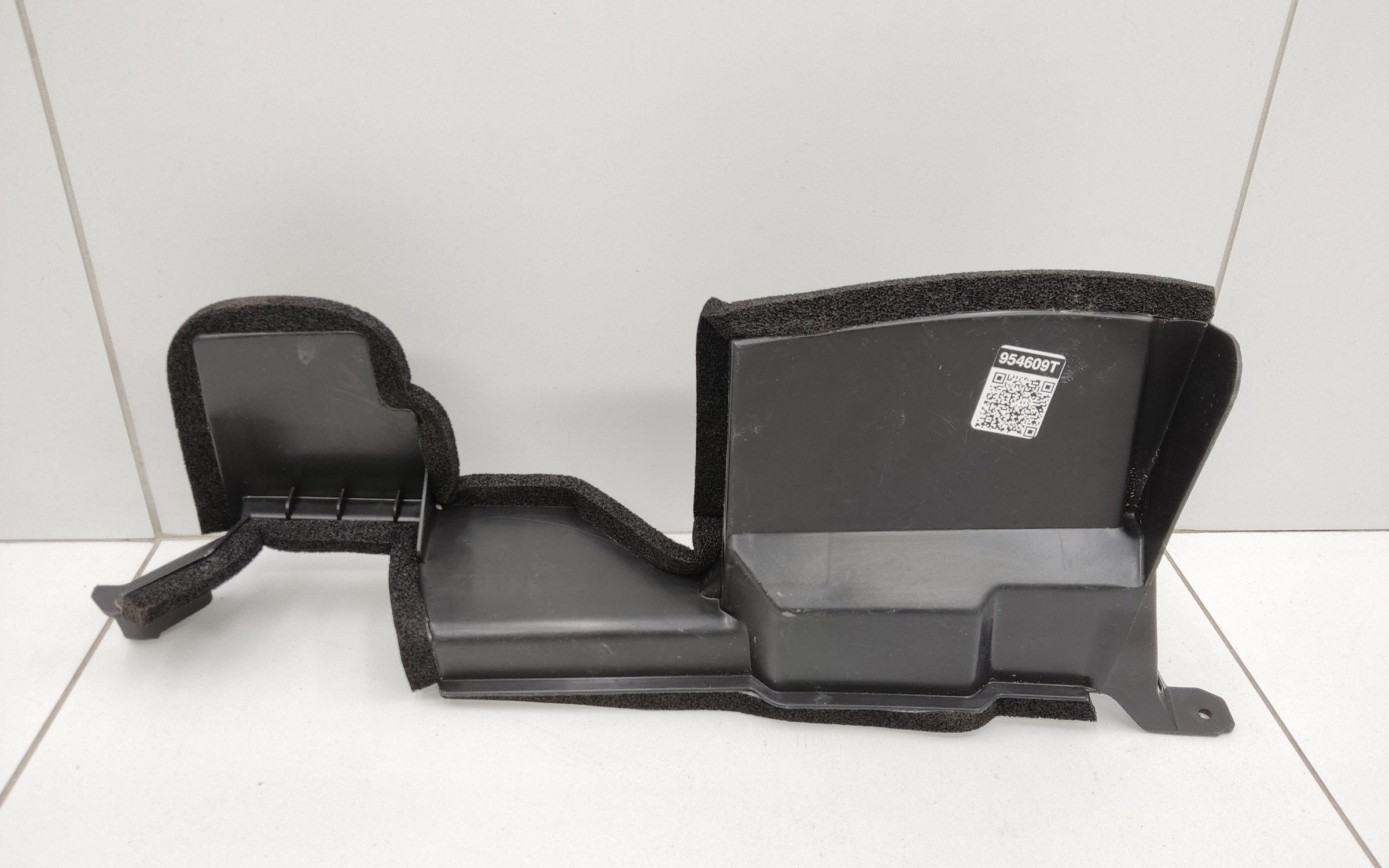 Дефлектор радиатора правый Chery Tiggo 7L