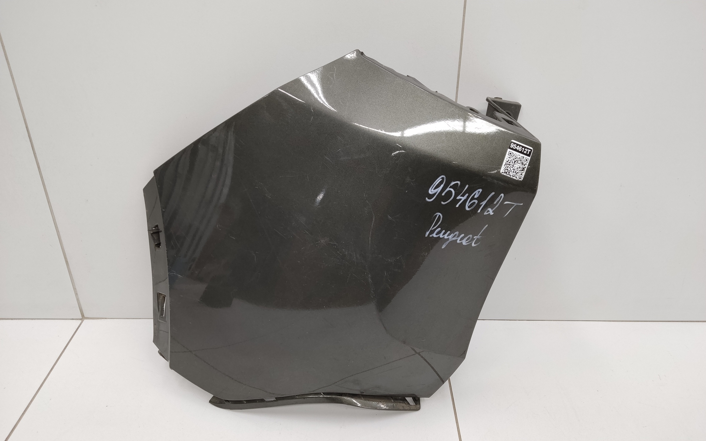 Бампер задний левая часть Peugeot 3008 2