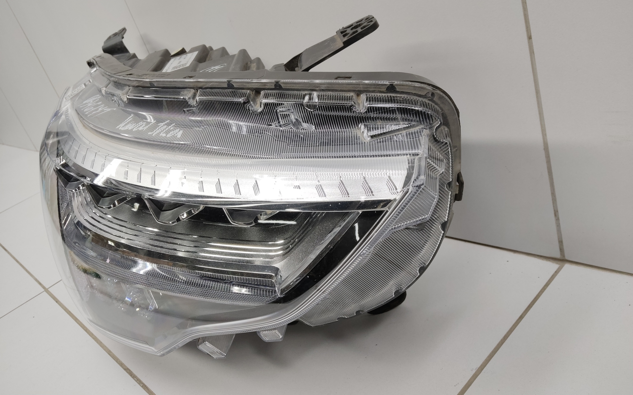 Фара передняя правая Haval Jolion LED