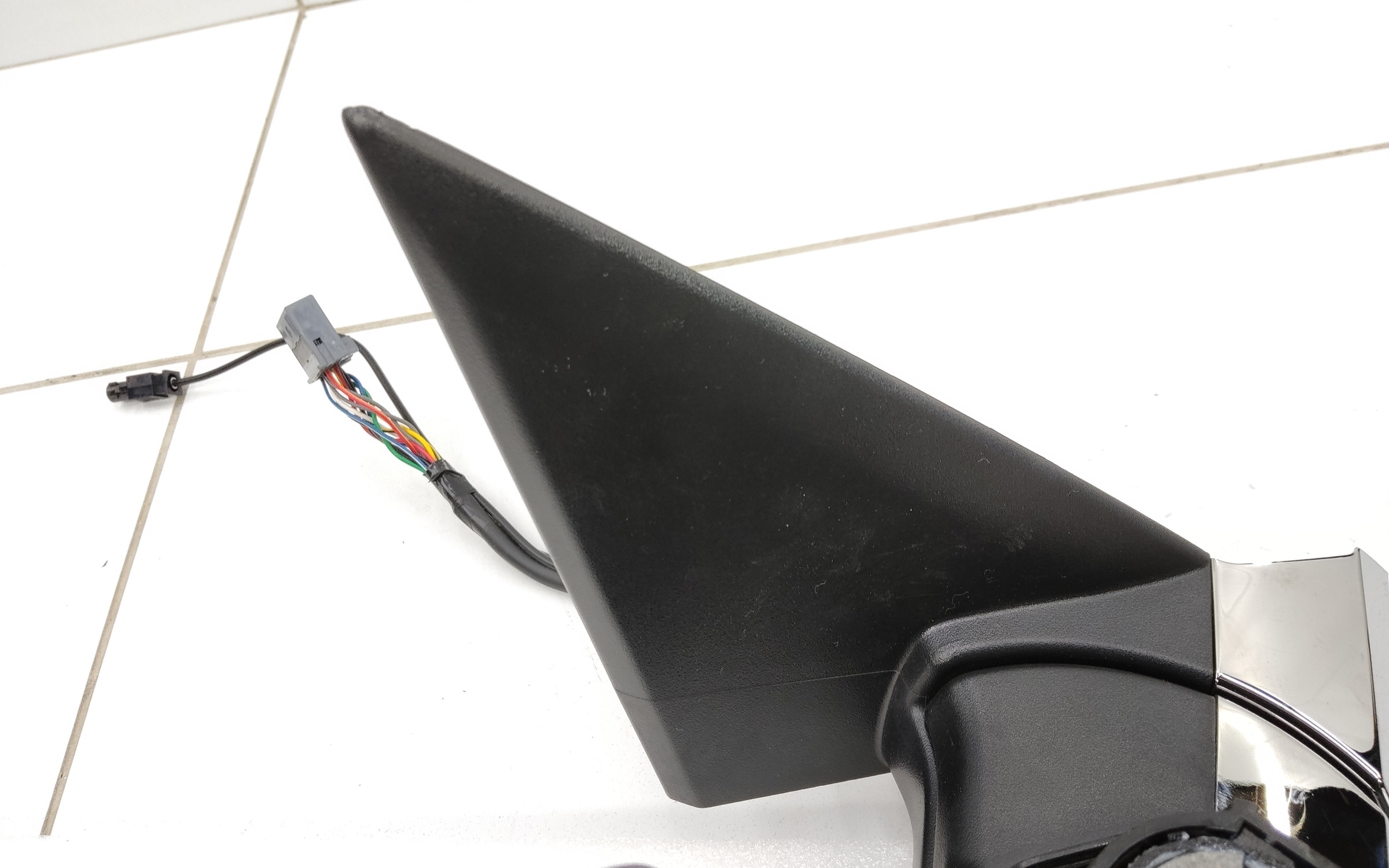 Зеркало правое Geely Monjaro 12+1 контактов