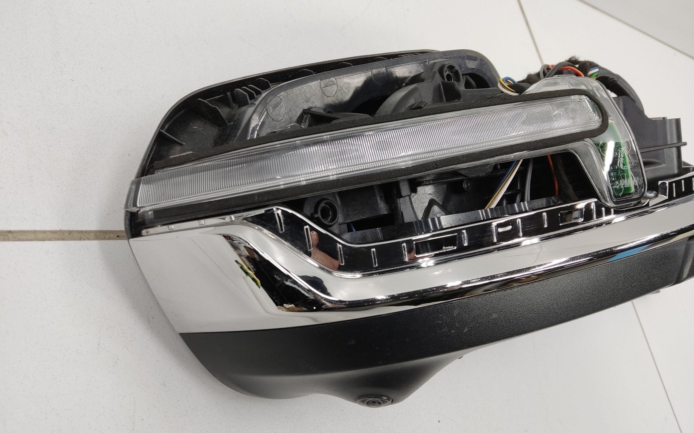 Зеркало правое Geely Monjaro 12+1 контактов