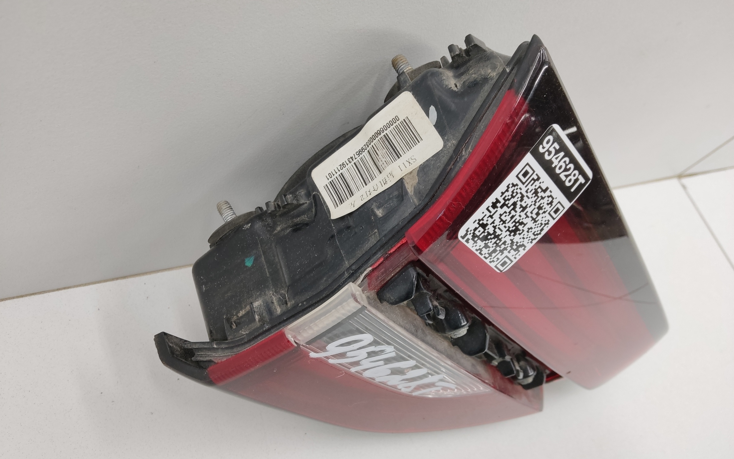 Фонарь задний левый внутренний Geely Coolray LED