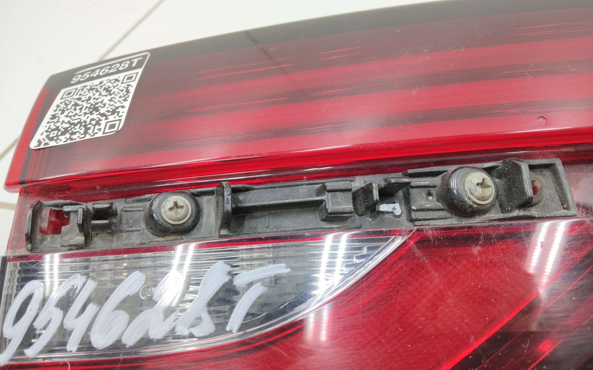 Фонарь задний левый внутренний Geely Coolray LED