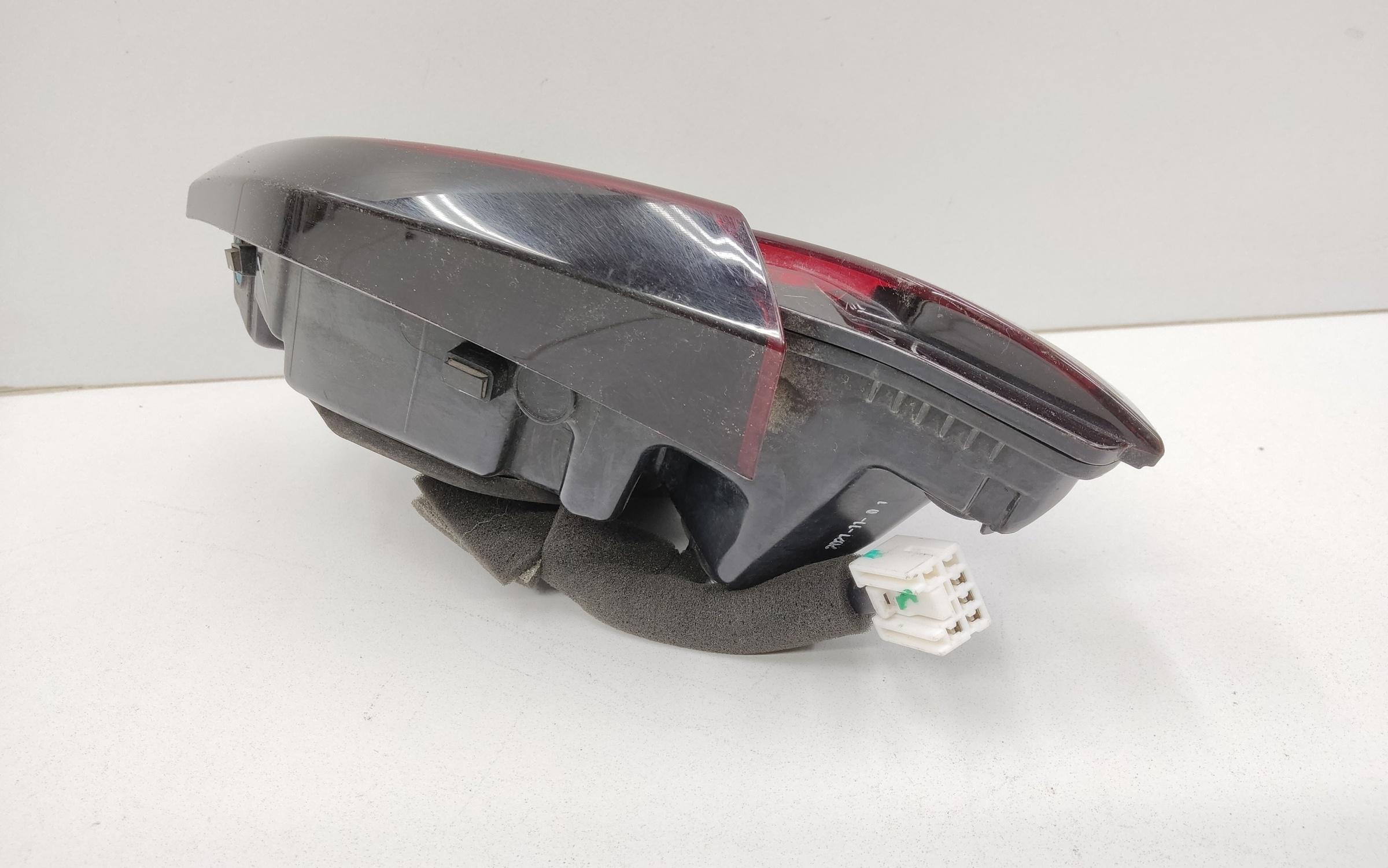 Фонарь задний левый внутренний Geely Coolray LED