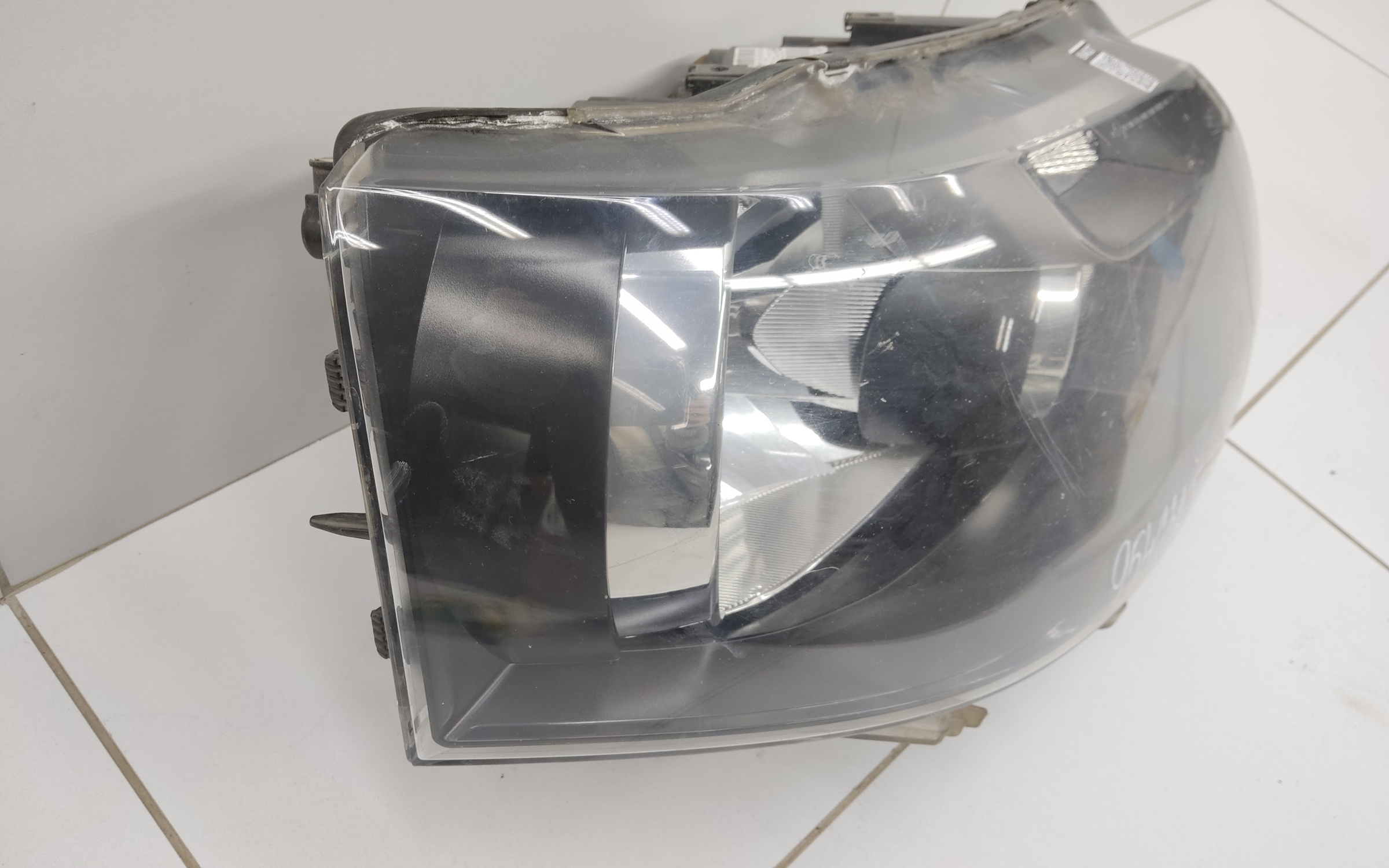 Фара передняя правая Volkswagen Transporter T5 Restail галоген