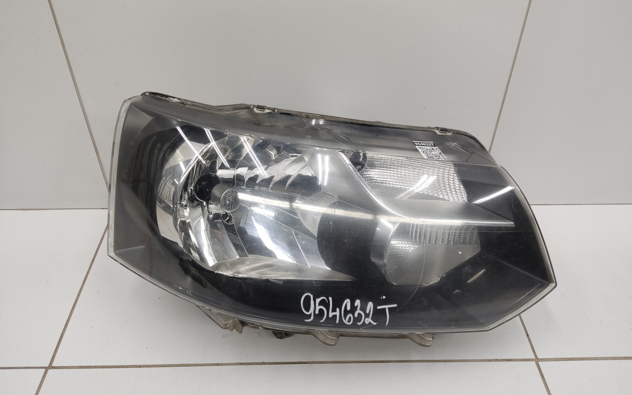 Фара передняя правая Volkswagen Transporter T5 Restail галоген