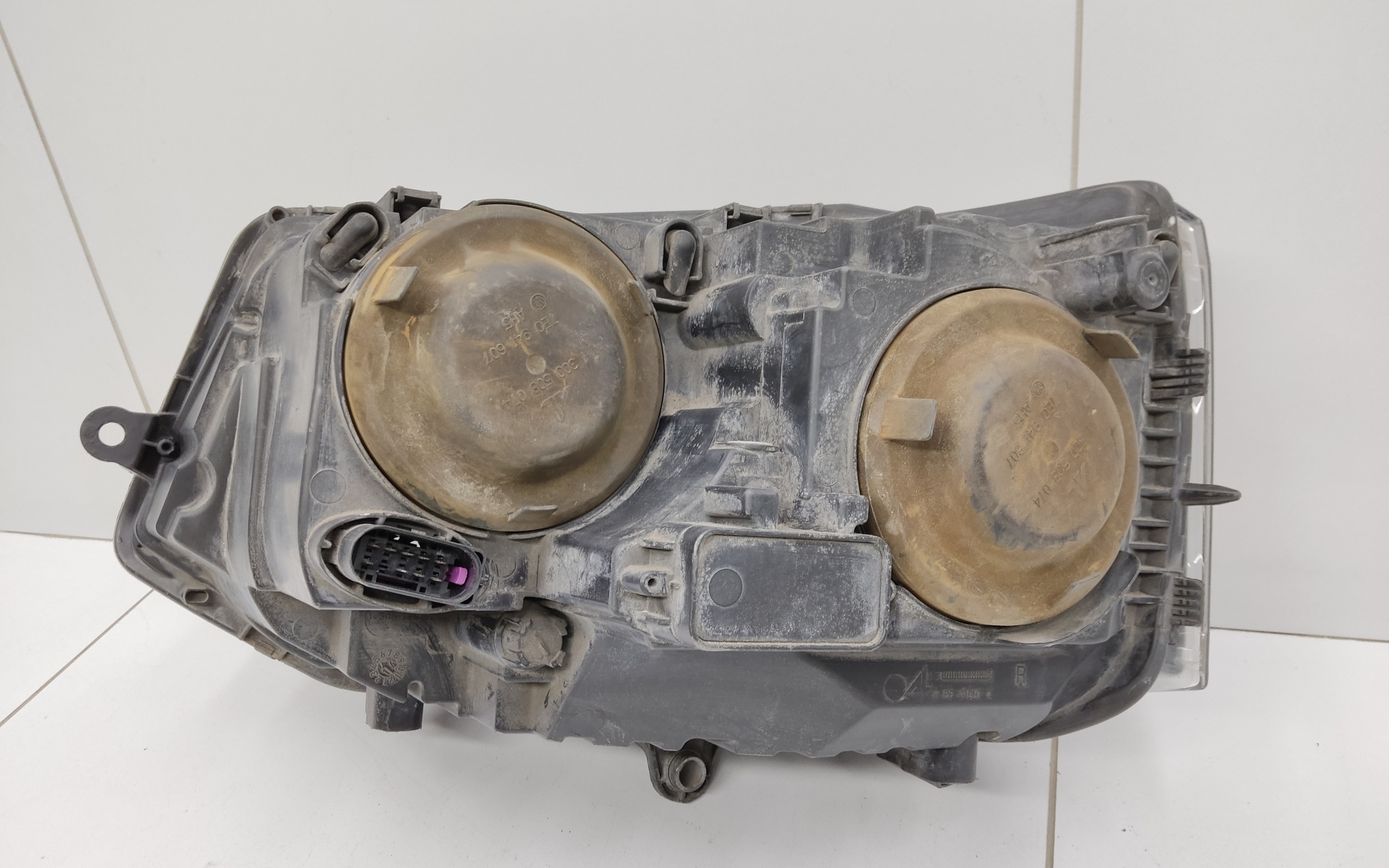 Фара передняя правая Volkswagen Transporter T5 Restail галоген