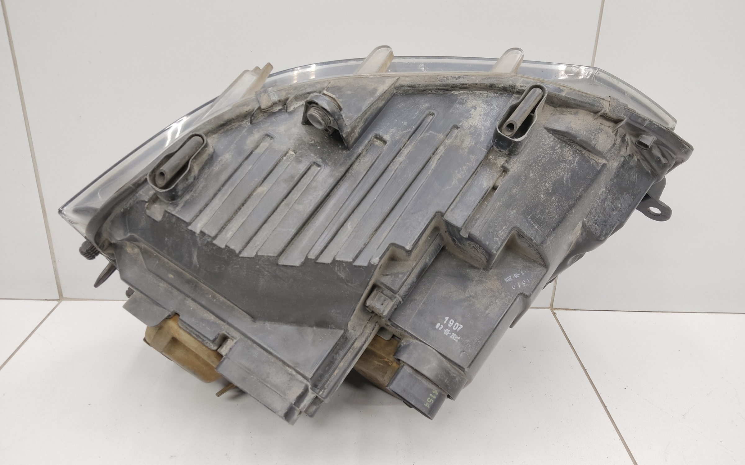 Фара передняя правая Volkswagen Transporter T5 Restail галоген