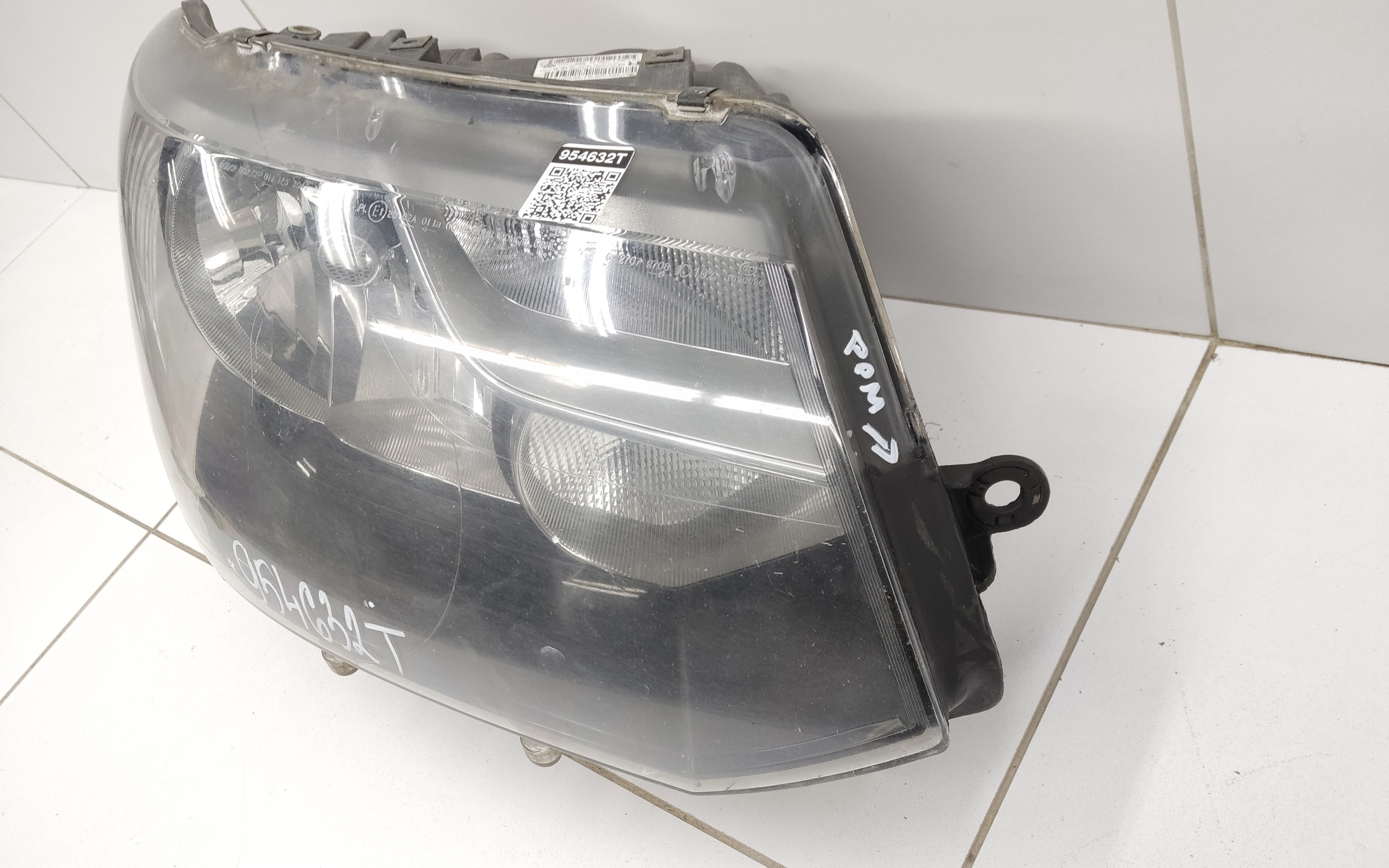 Фара передняя правая Volkswagen Transporter T5 Restail галоген