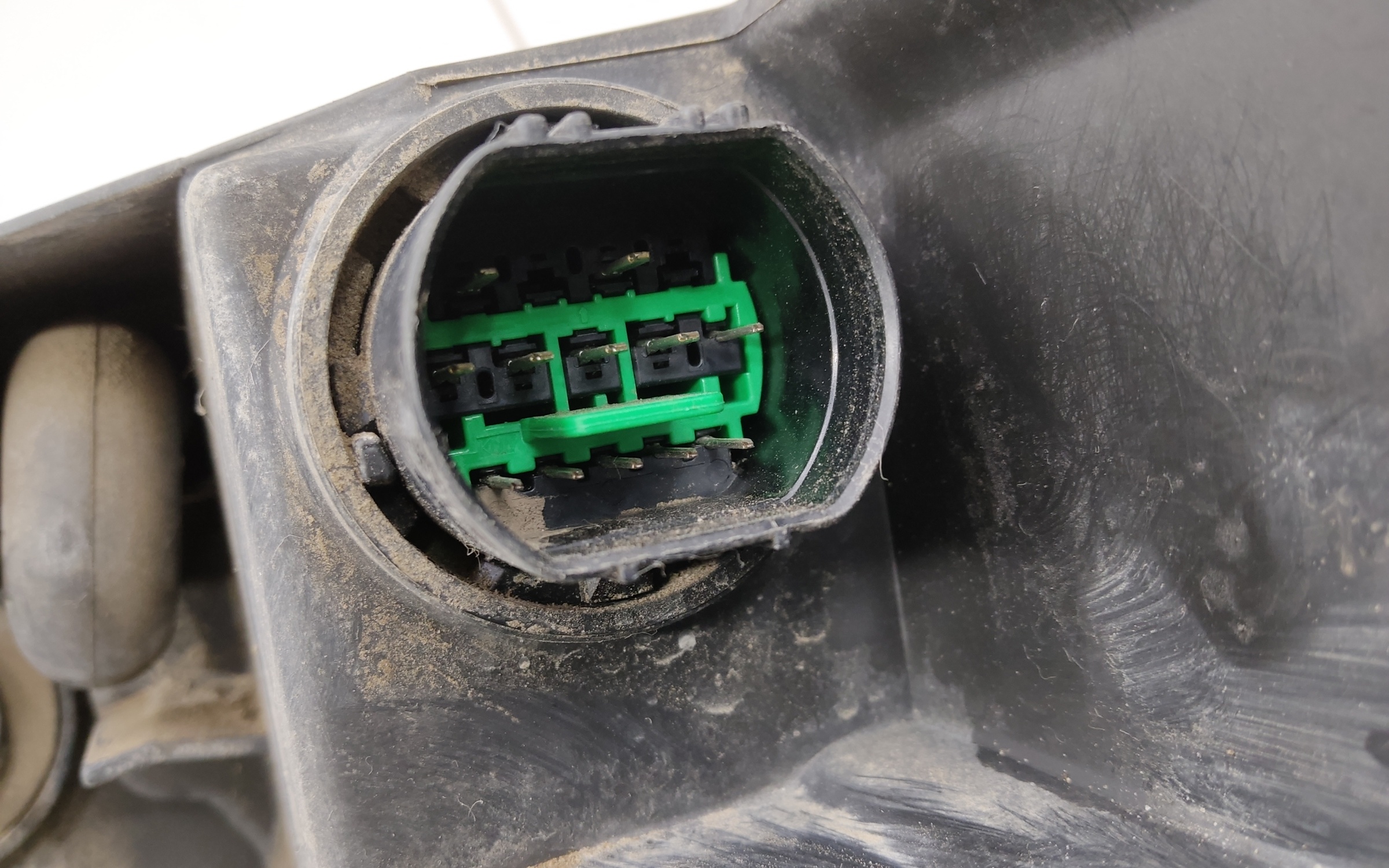 Фара передняя правая Kia Seltos галоген линза без ДХО