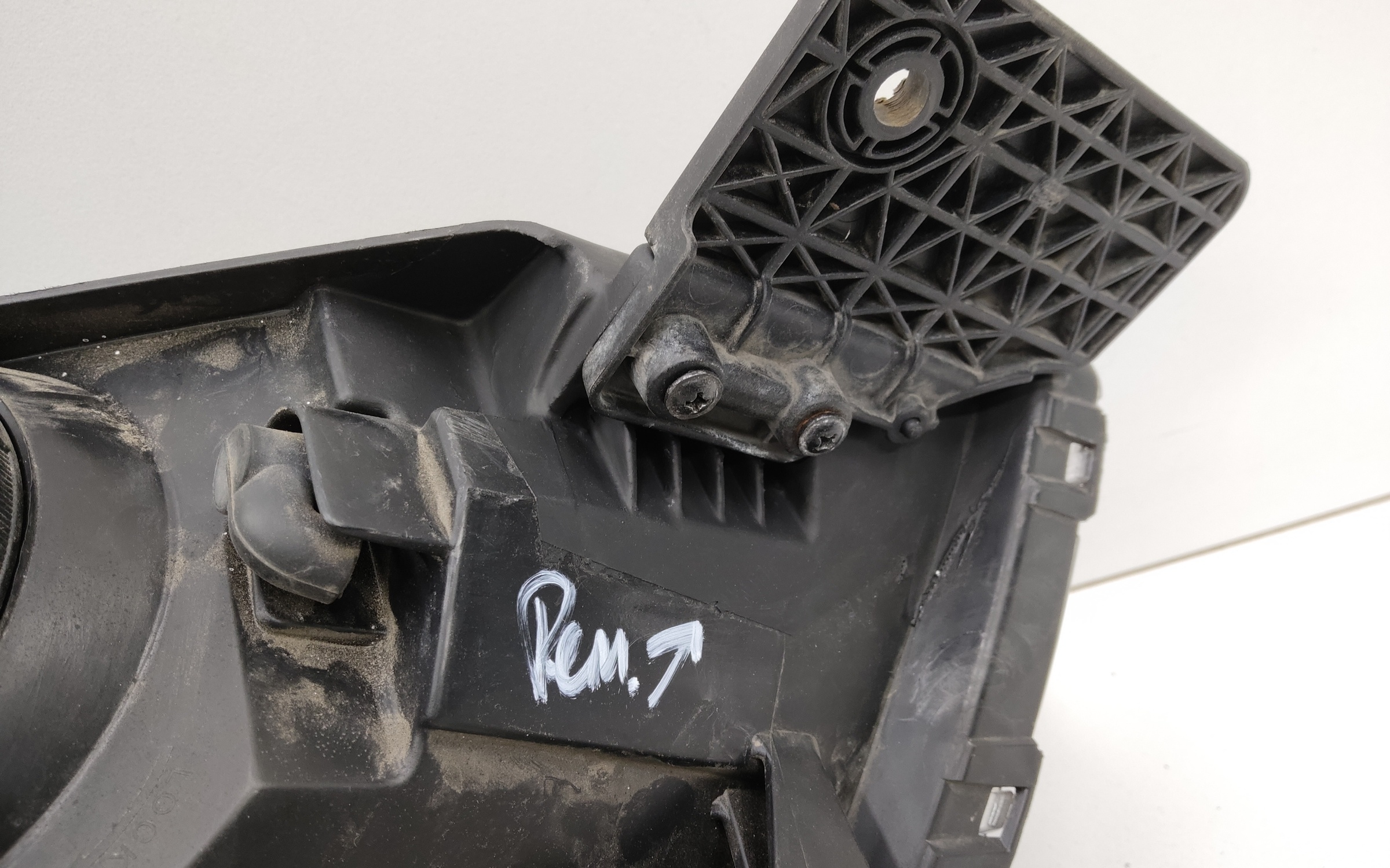 Фара передняя левая линза Hyundai Creta 1 галоген ДХО белая