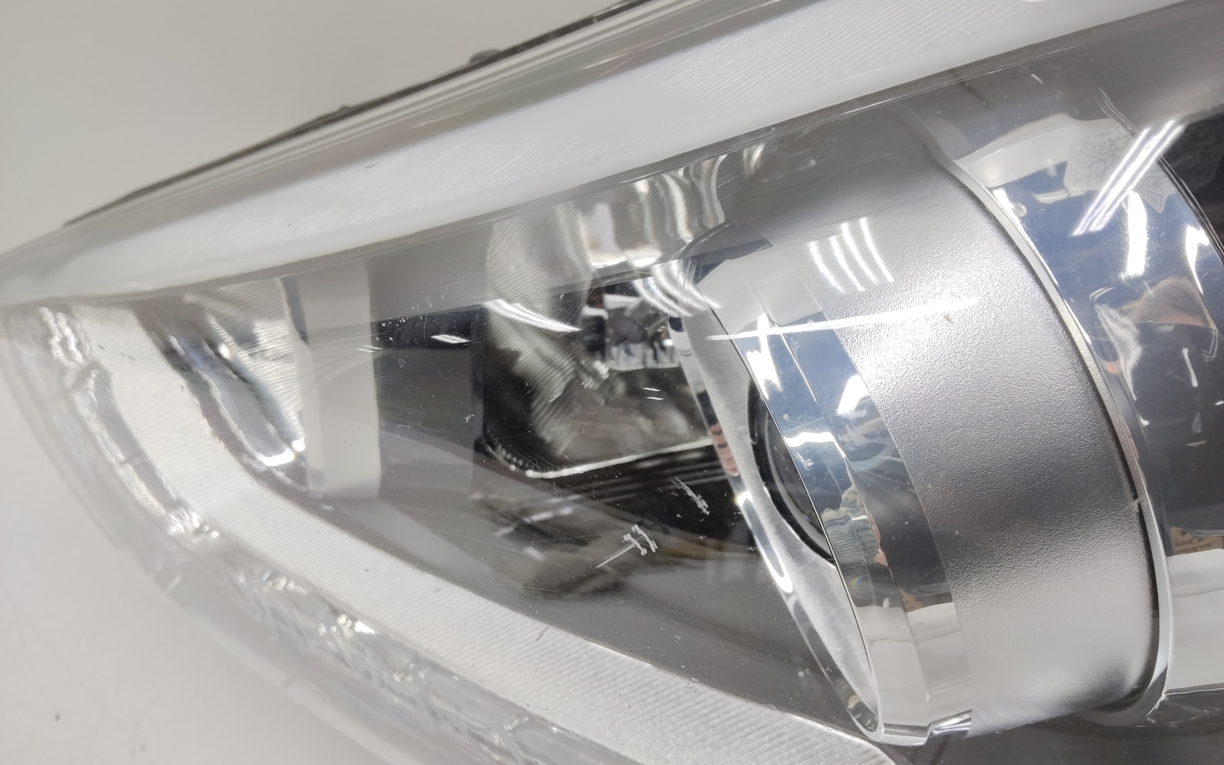 Фара передняя левая линза Hyundai Creta 1 галоген ДХО белая