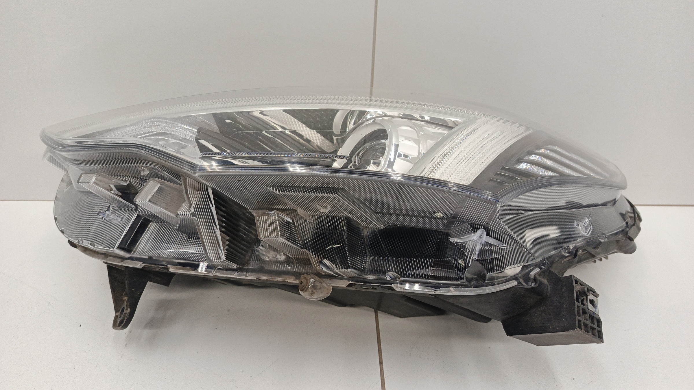 Фара передняя левая Haval Jolion галоген линза с ДХО