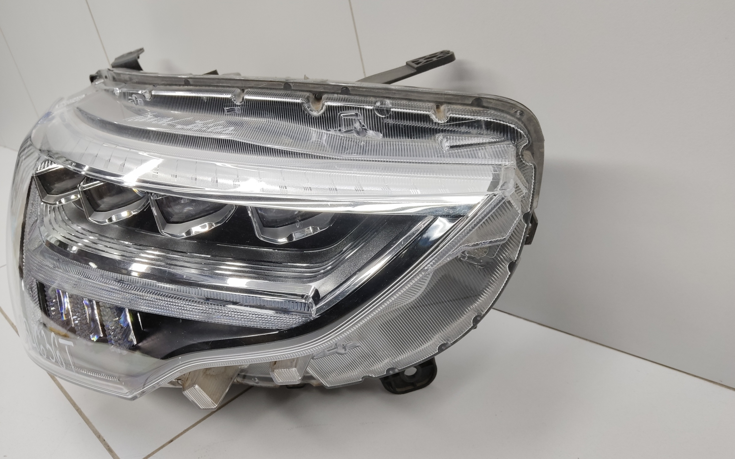 Фара передняя правая Haval Jolion LED