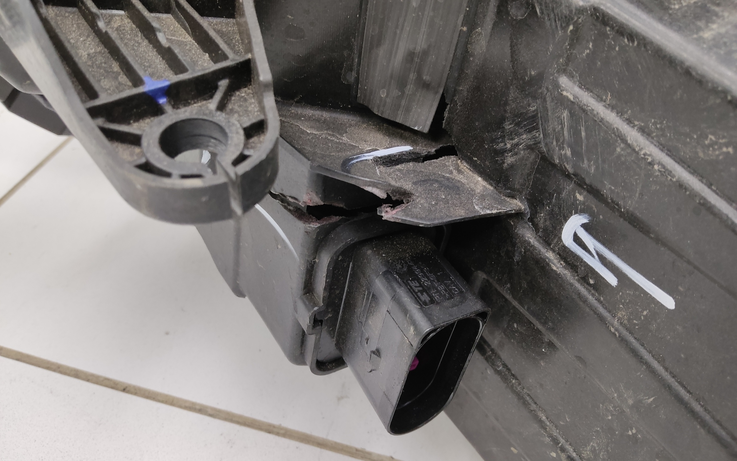 Фара передняя правая Chery Tiggo 7L LED