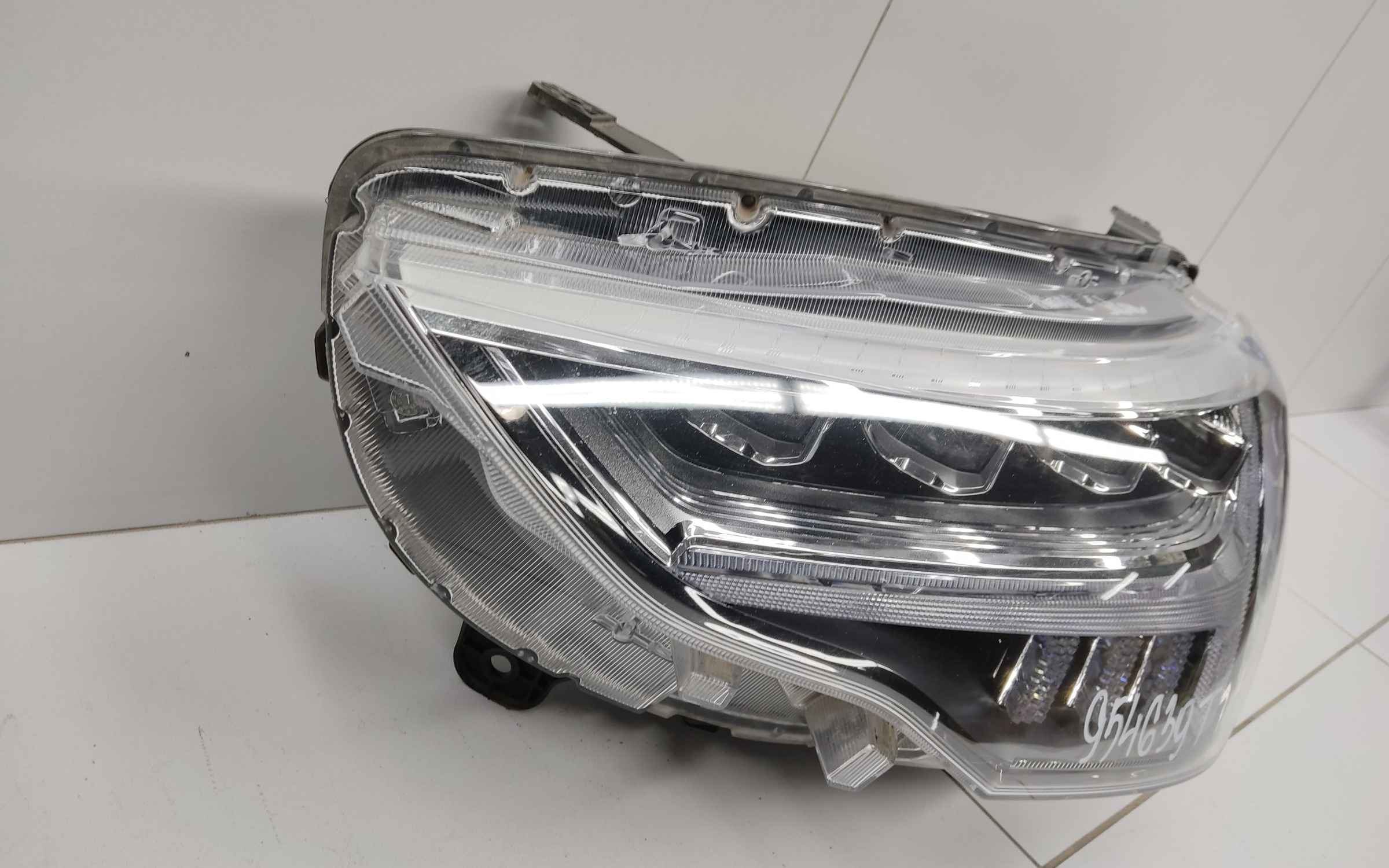 Фара передняя левая Haval Jolion LED