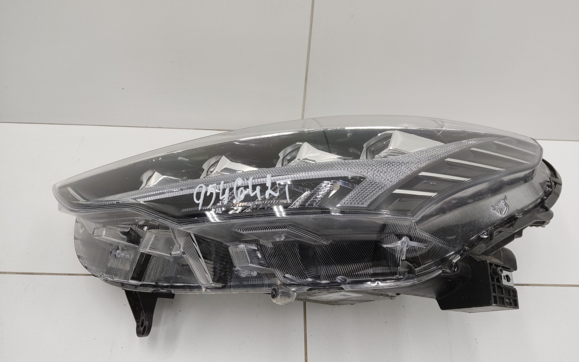 Фара передняя левая Haval Jolion LED