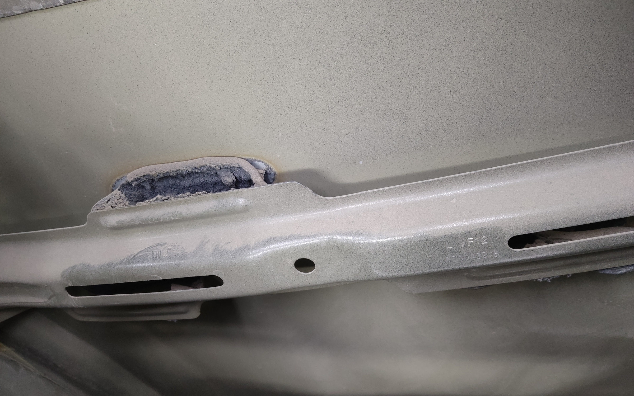 Дверь задняя левая Geely Okavango Restail