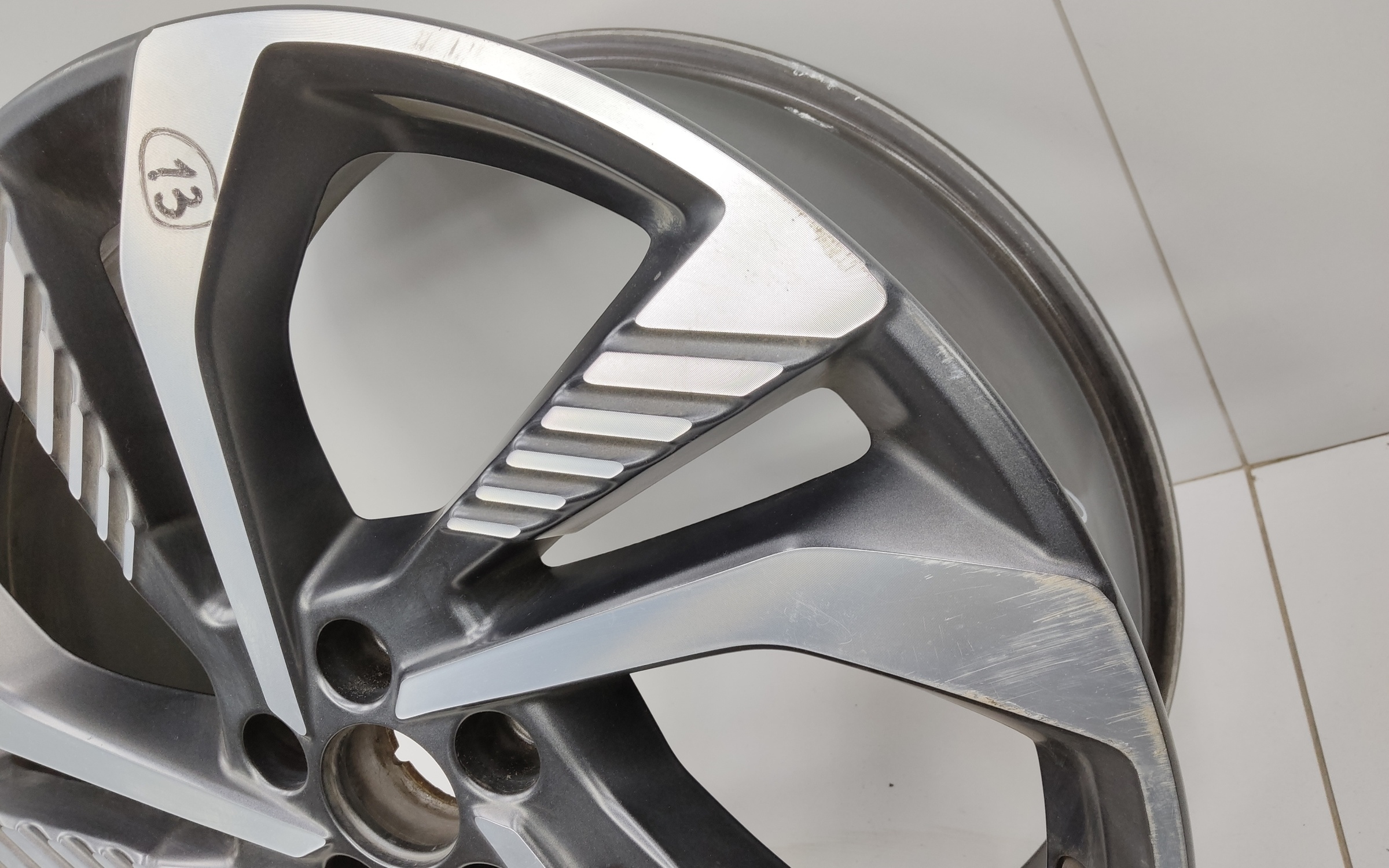 Диск колеса литой Geely Monjaro R20