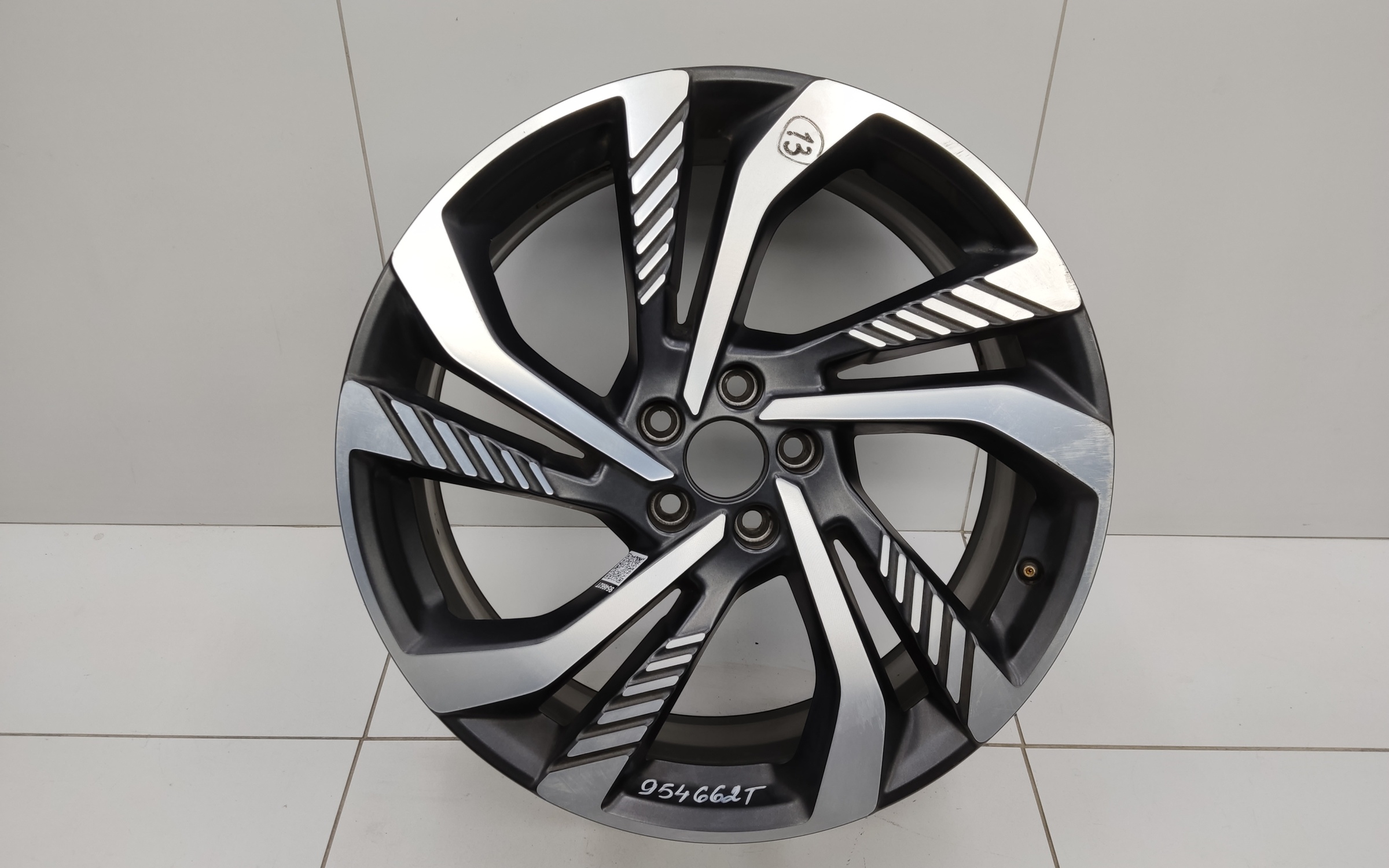 Диск колеса литой Geely Monjaro R20