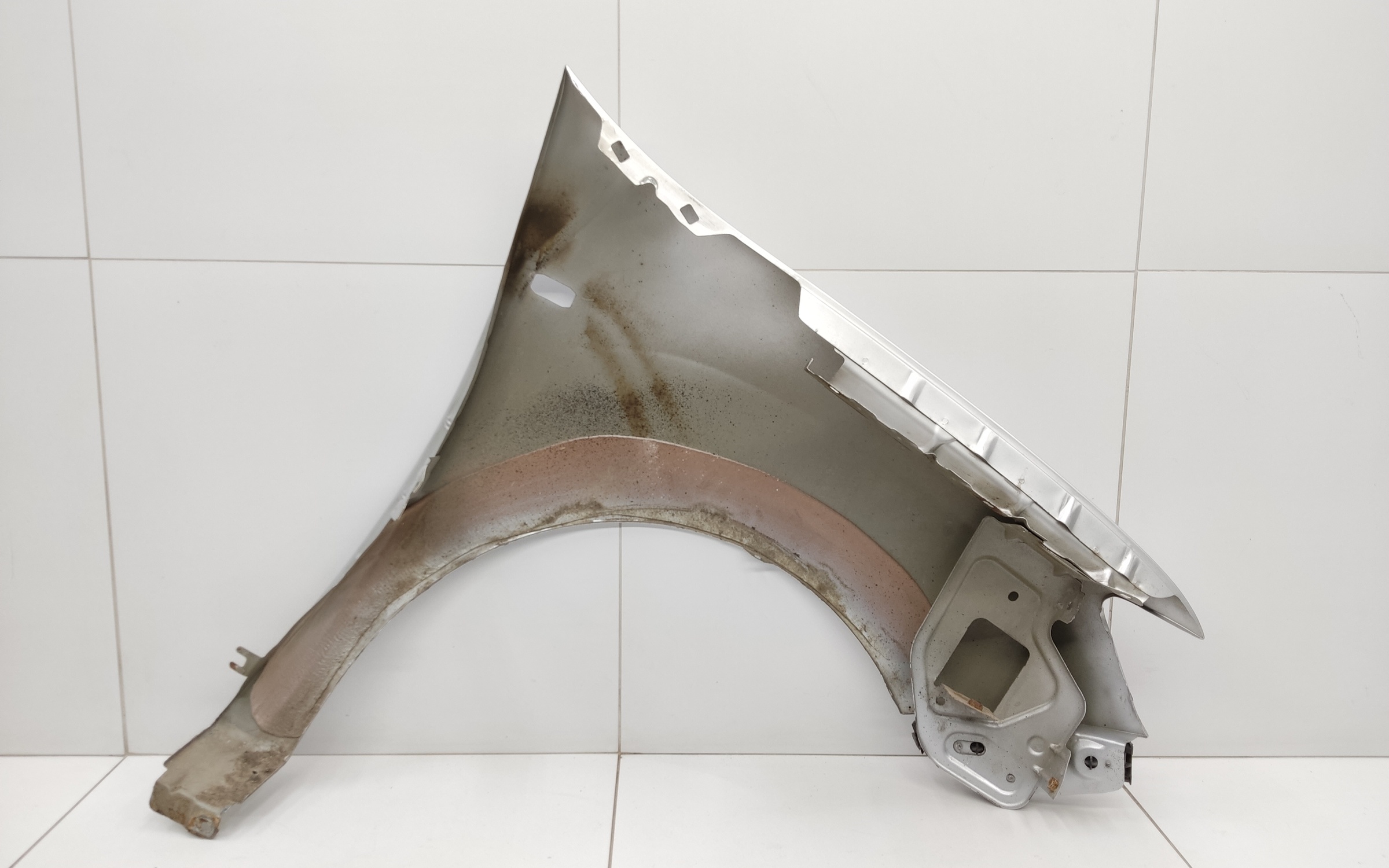 Крыло переднее левое Renault Logan 2 под повторитель