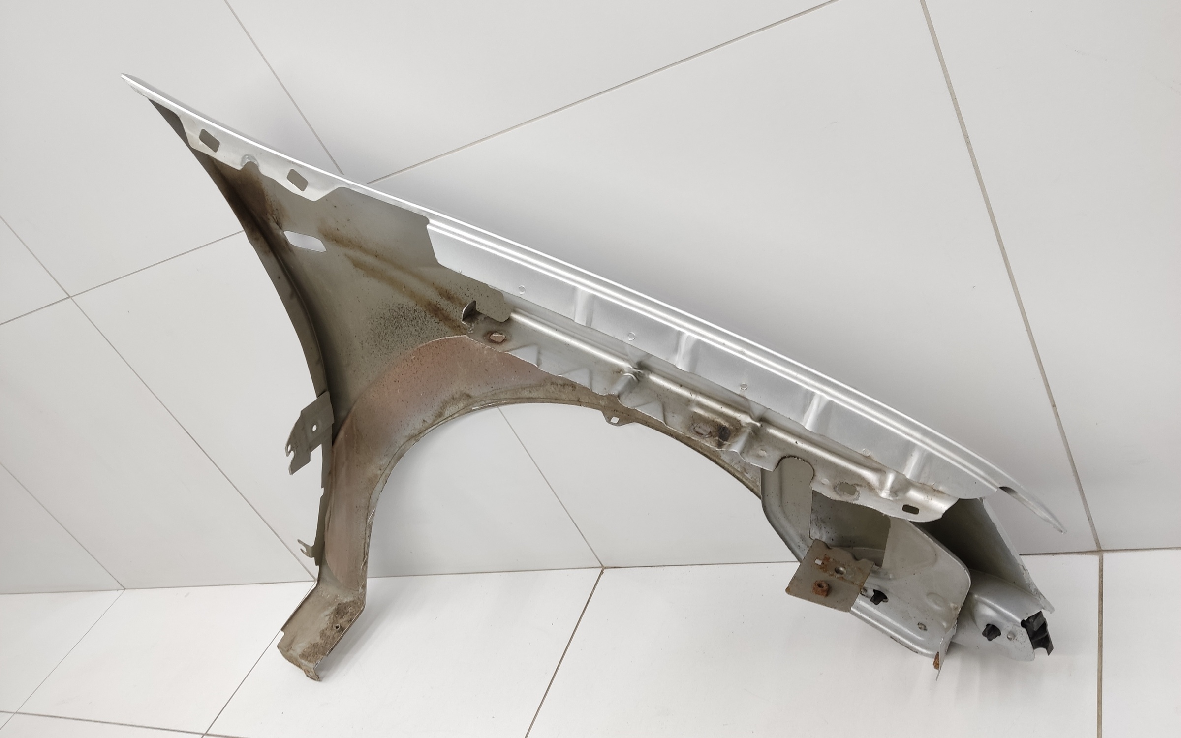 Крыло переднее левое Renault Logan 2 под повторитель