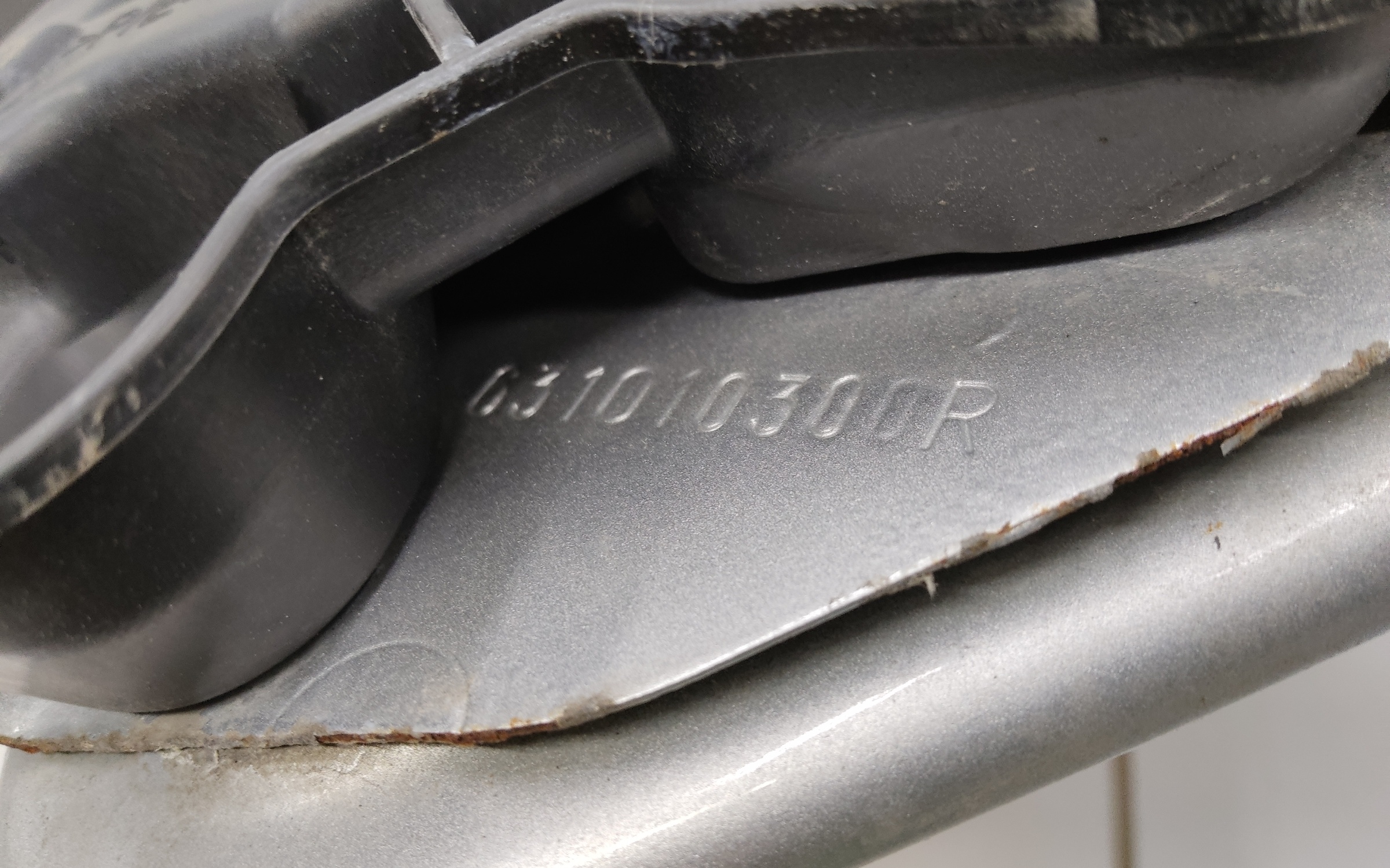 Крыло переднее левое Renault Logan 2 под повторитель