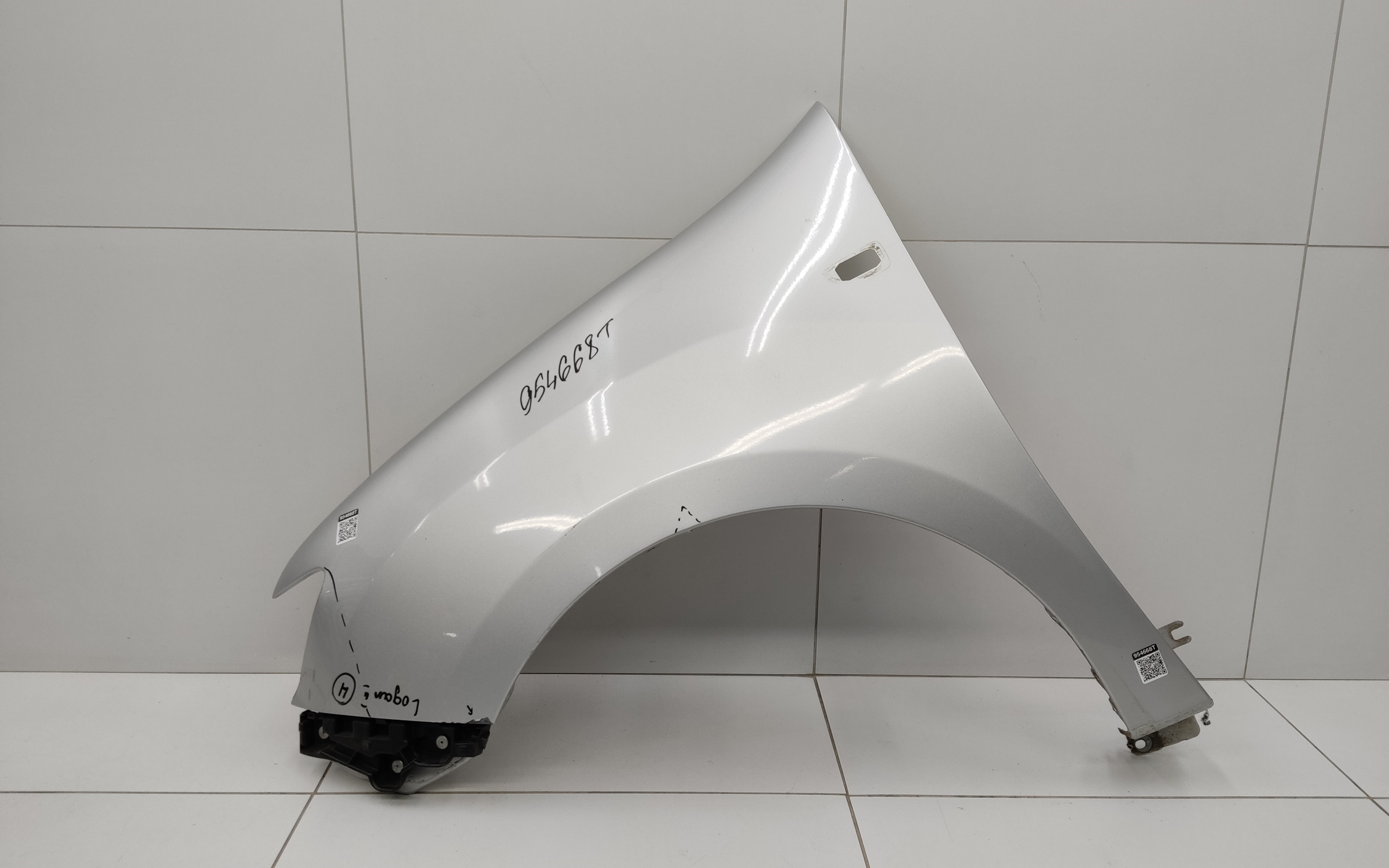 Крыло переднее левое Renault Logan 2 под повторитель