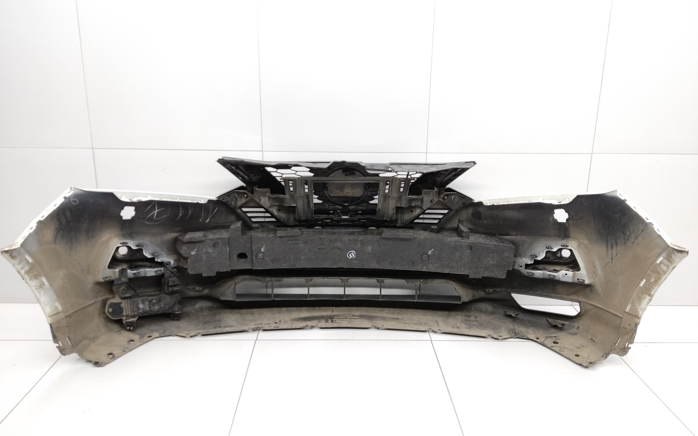 Бампер передний Nissan Qashqai 2 Restail