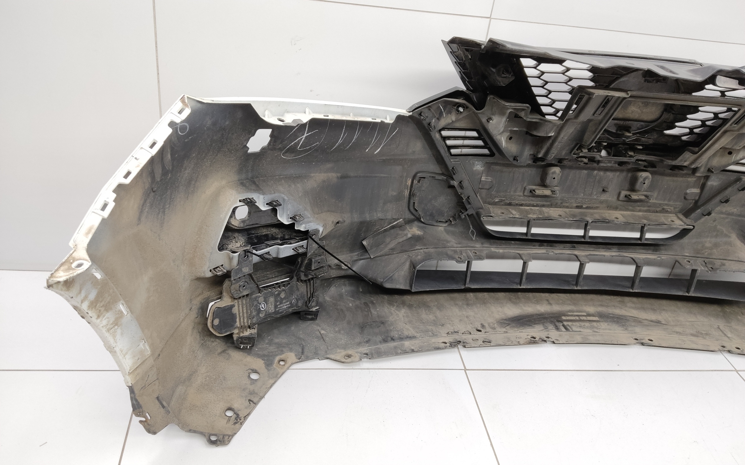 Бампер передний Nissan Qashqai 2 Restail