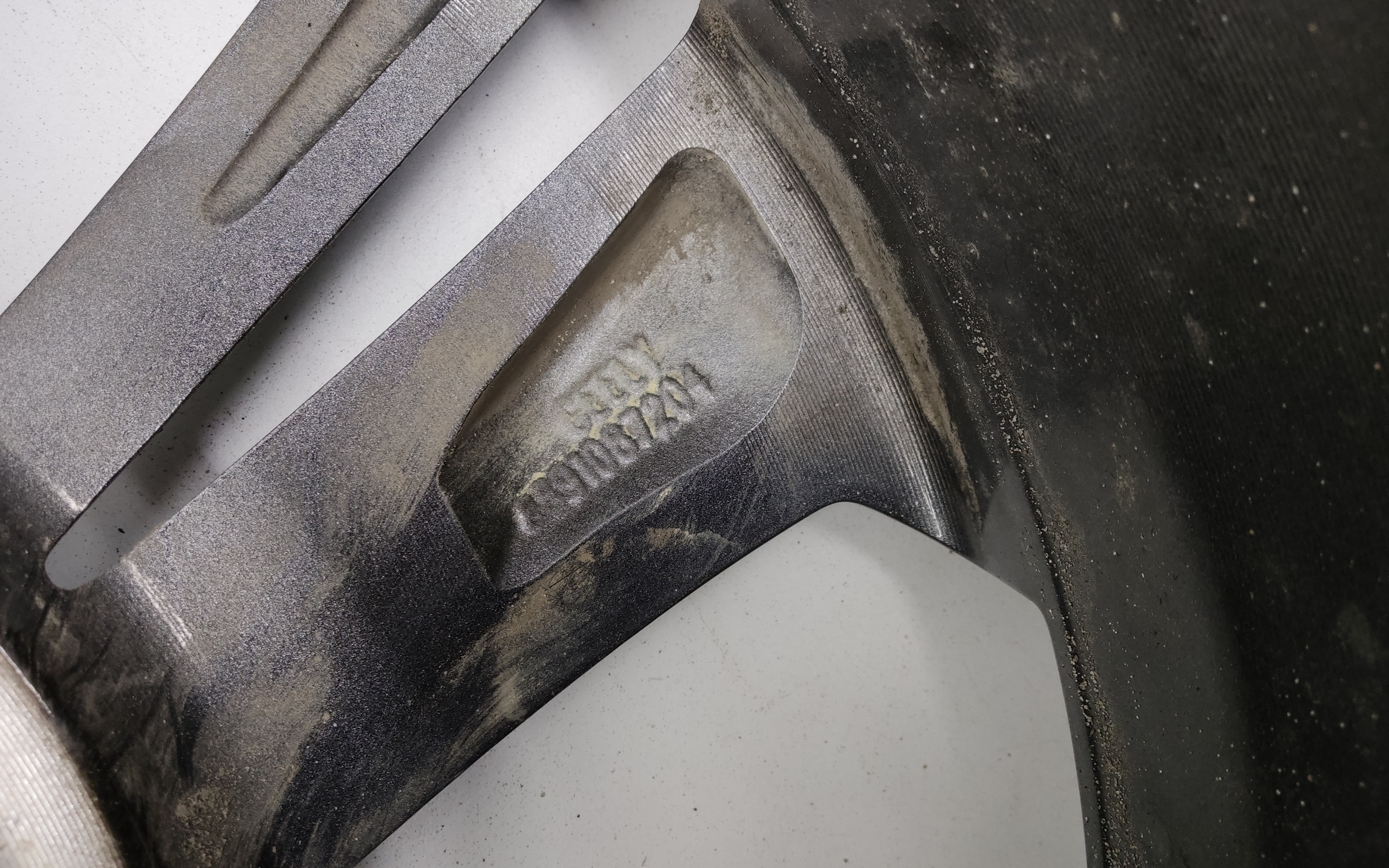 Диск колеса литой Geely Coolray Restail R18 тёмно-серый