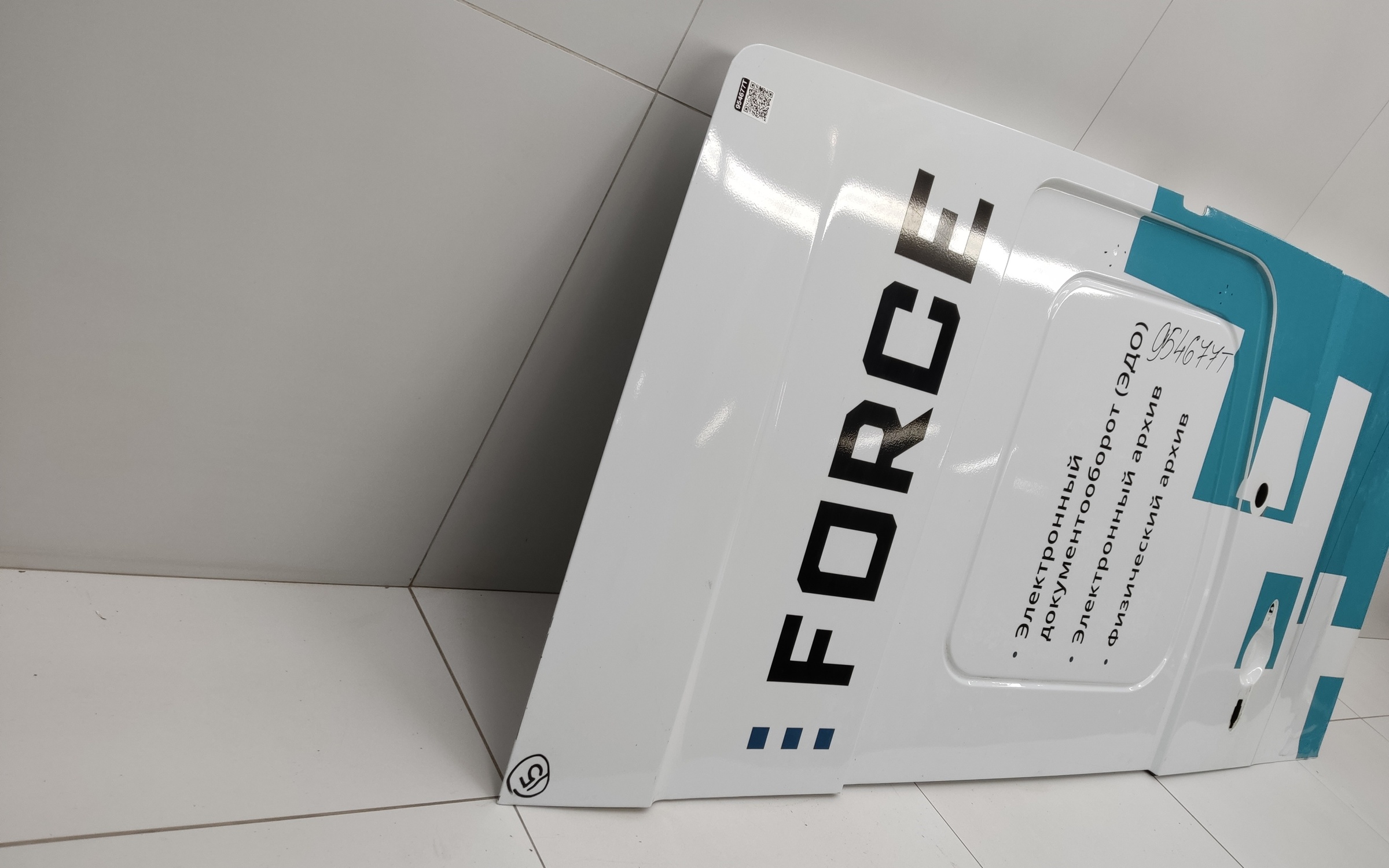 Дверь задняя правая распашная глухая Sollers Atlant 190см