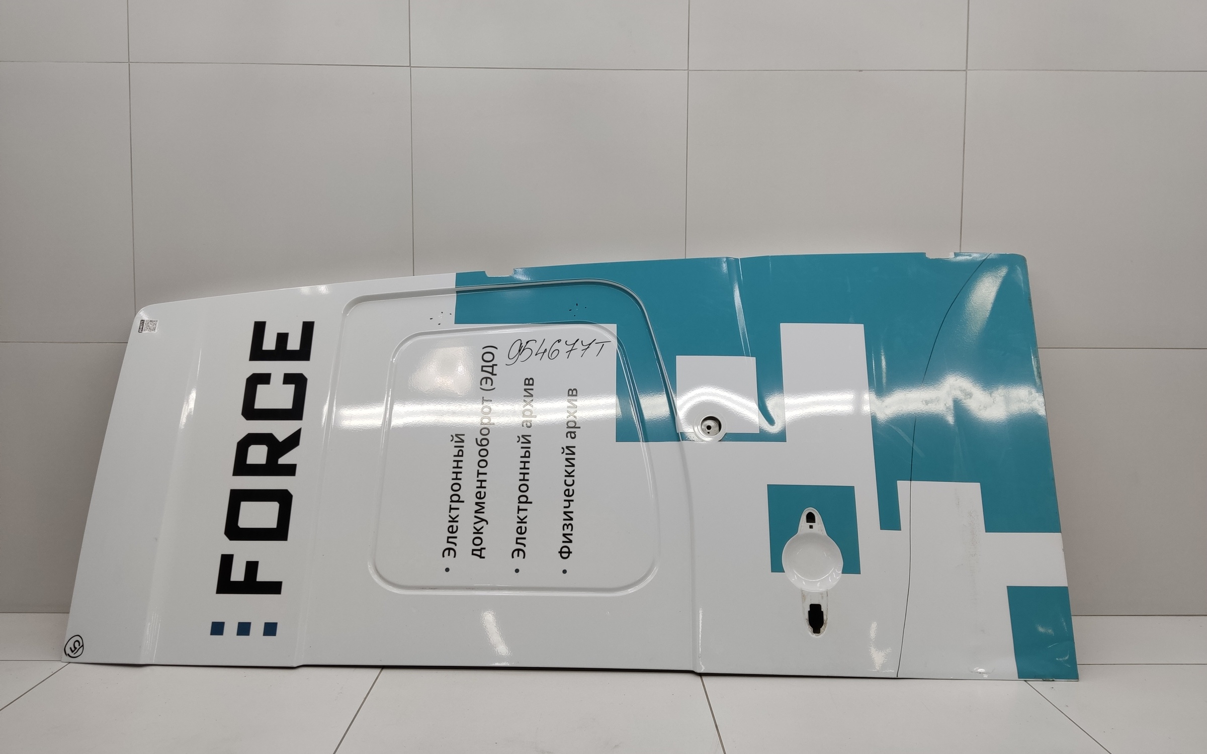 Дверь задняя правая распашная глухая Sollers Atlant 190см