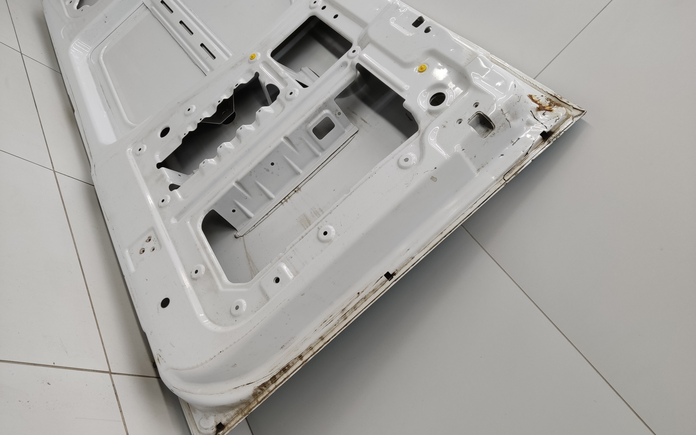 Дверь задняя правая распашная глухая Sollers Atlant 190см