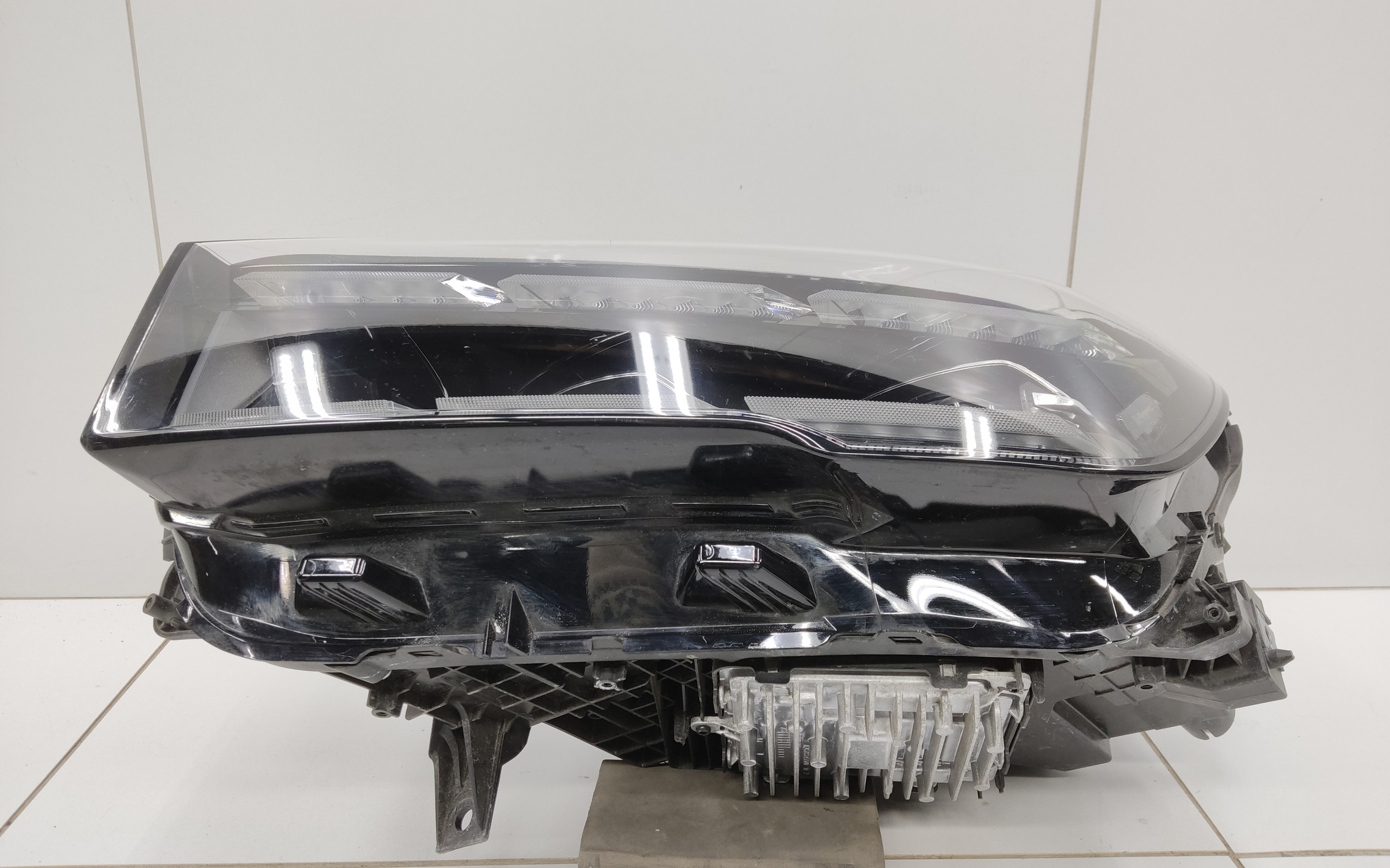 Фара передняя левая Geely Monjaro LED