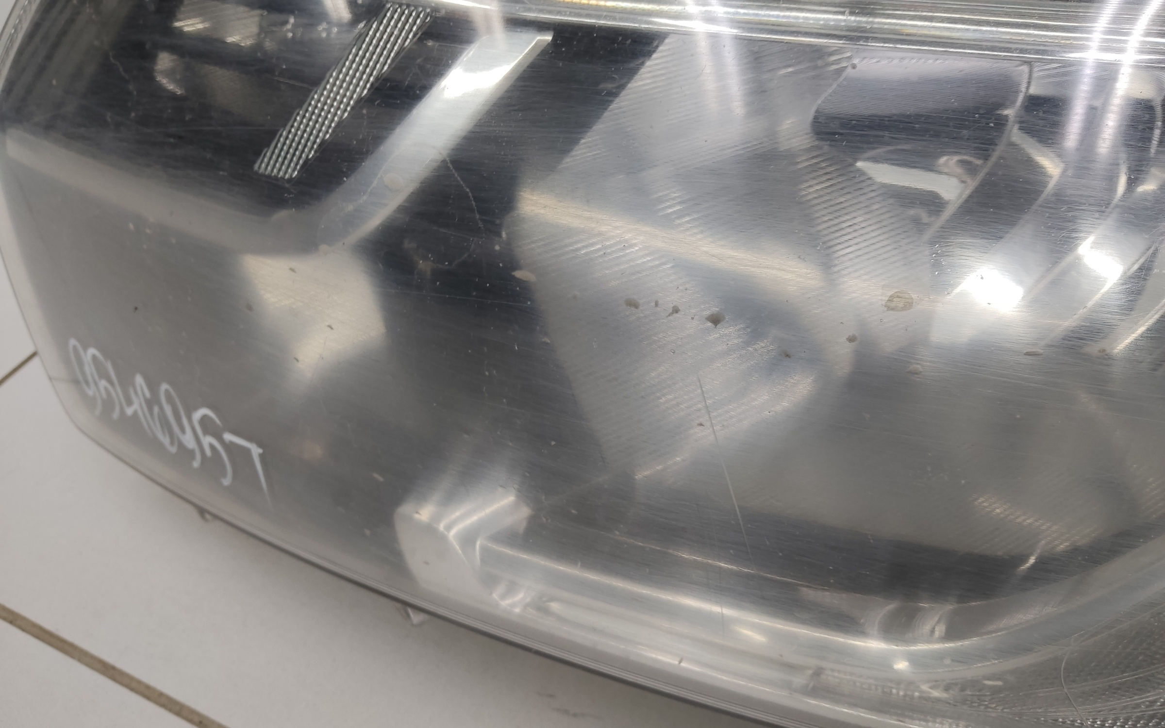 Фара передняя левая Renault Logan 2 Restail галоген с ДХО