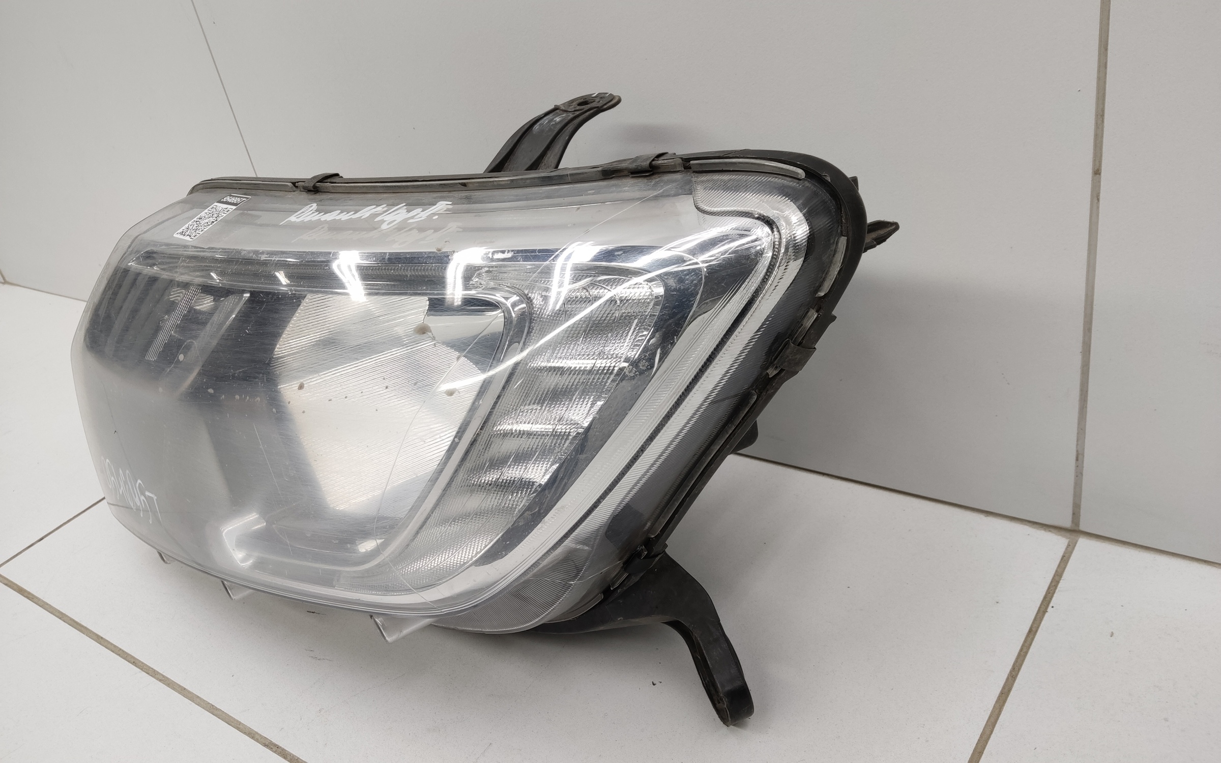 Фара передняя левая Renault Logan 2 Restail галоген с ДХО
