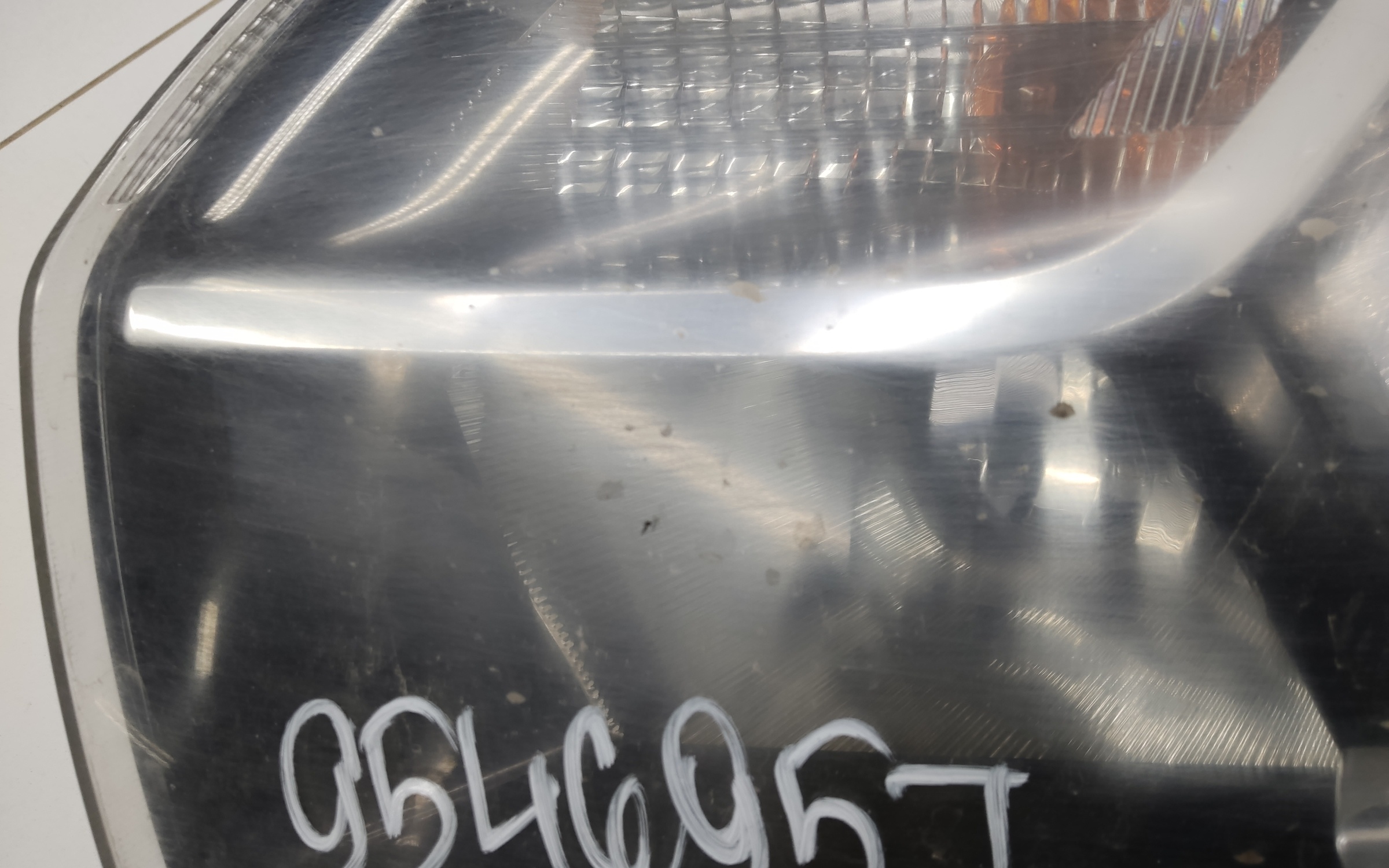 Фара передняя левая Renault Logan 2 Restail галоген с ДХО