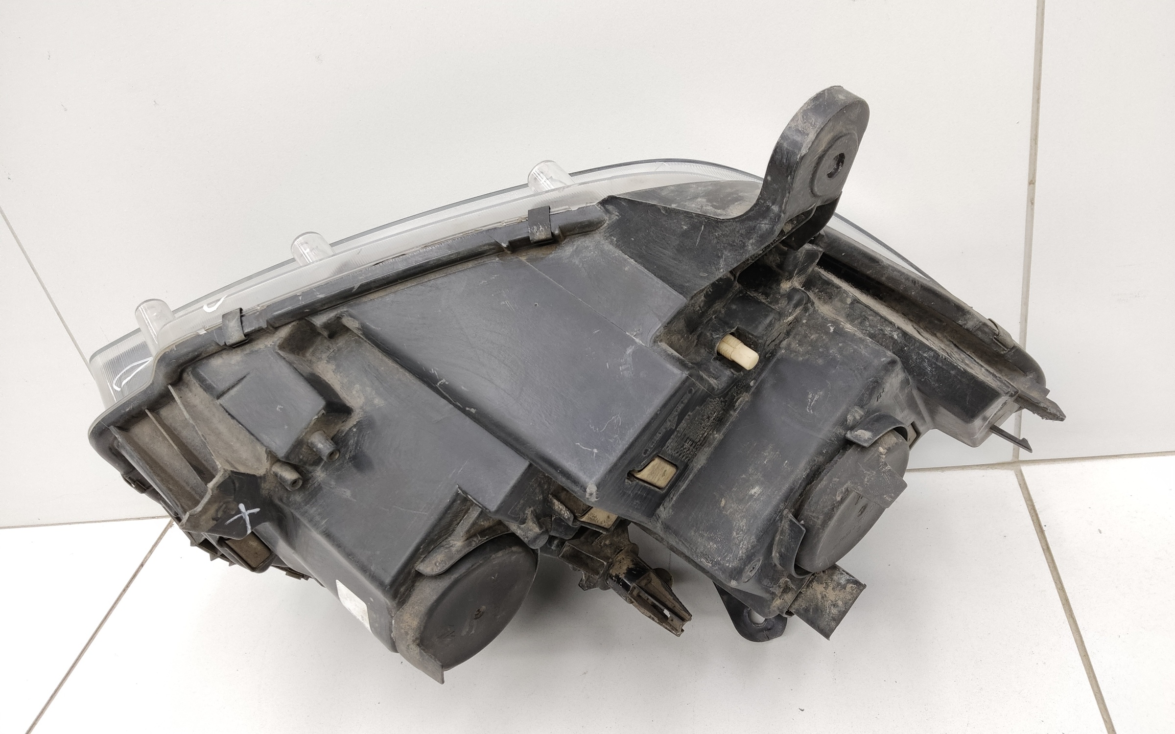 Фара передняя левая Renault Logan 2 Restail галоген с ДХО